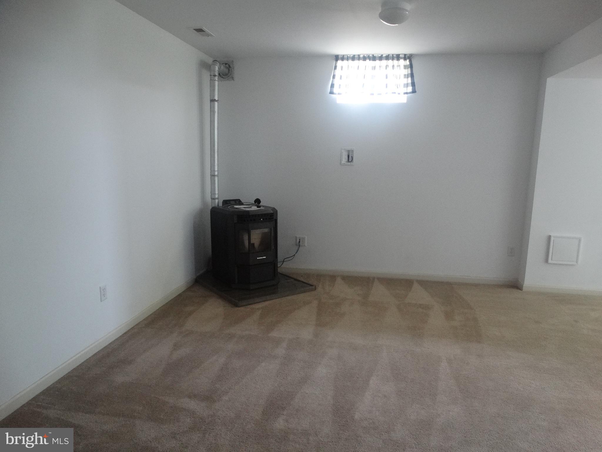 WHISPERING HILLS - Residential