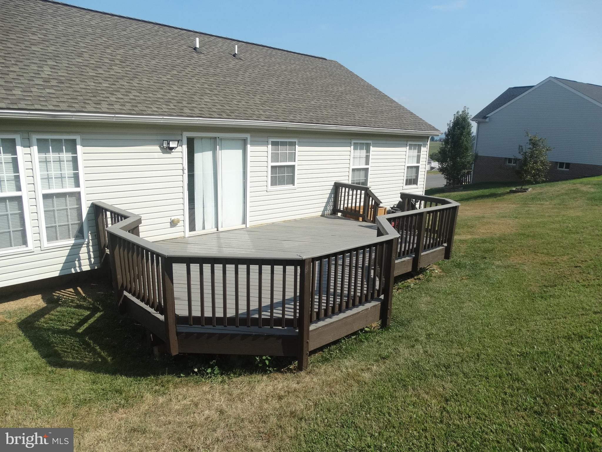 WHISPERING HILLS - Residential