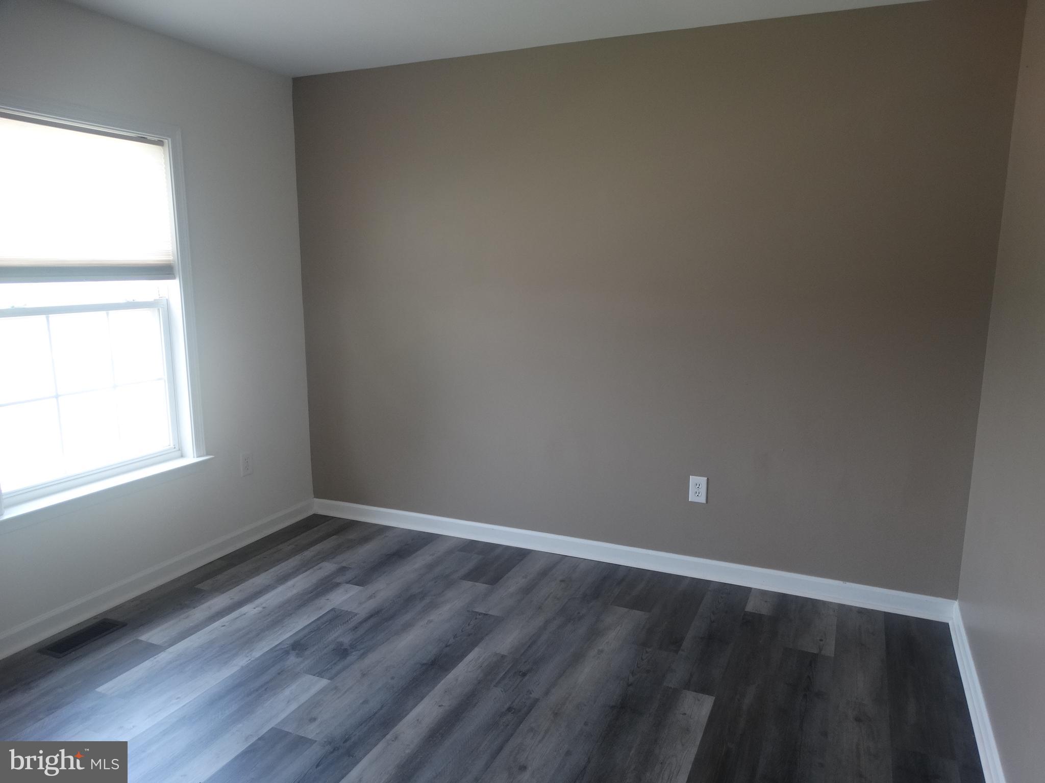 WHISPERING HILLS - Residential