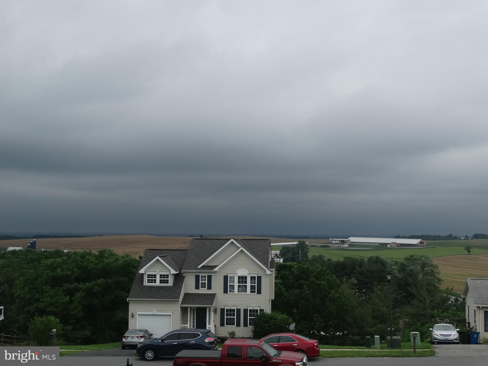 WHISPERING HILLS - Residential