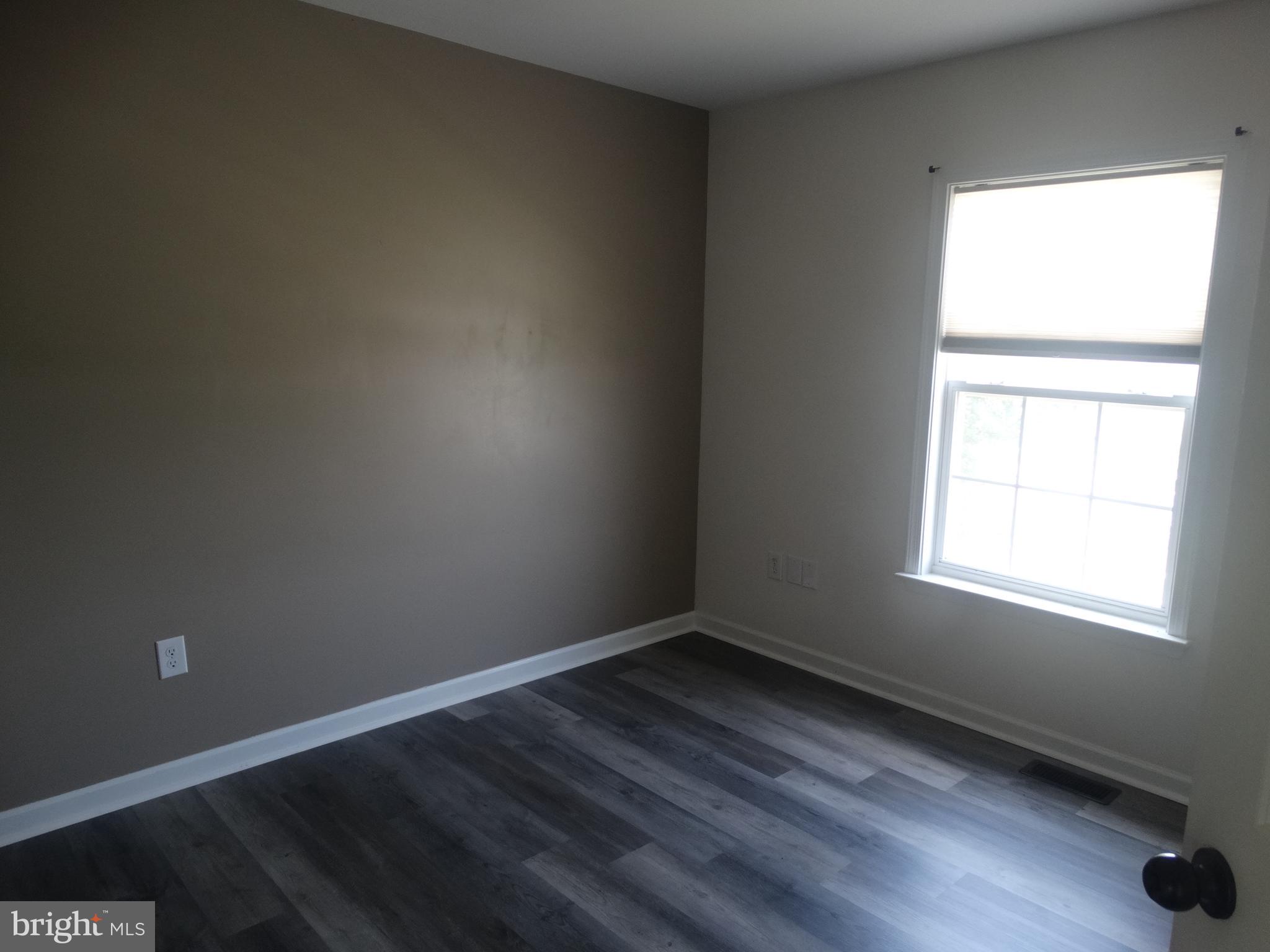 WHISPERING HILLS - Residential