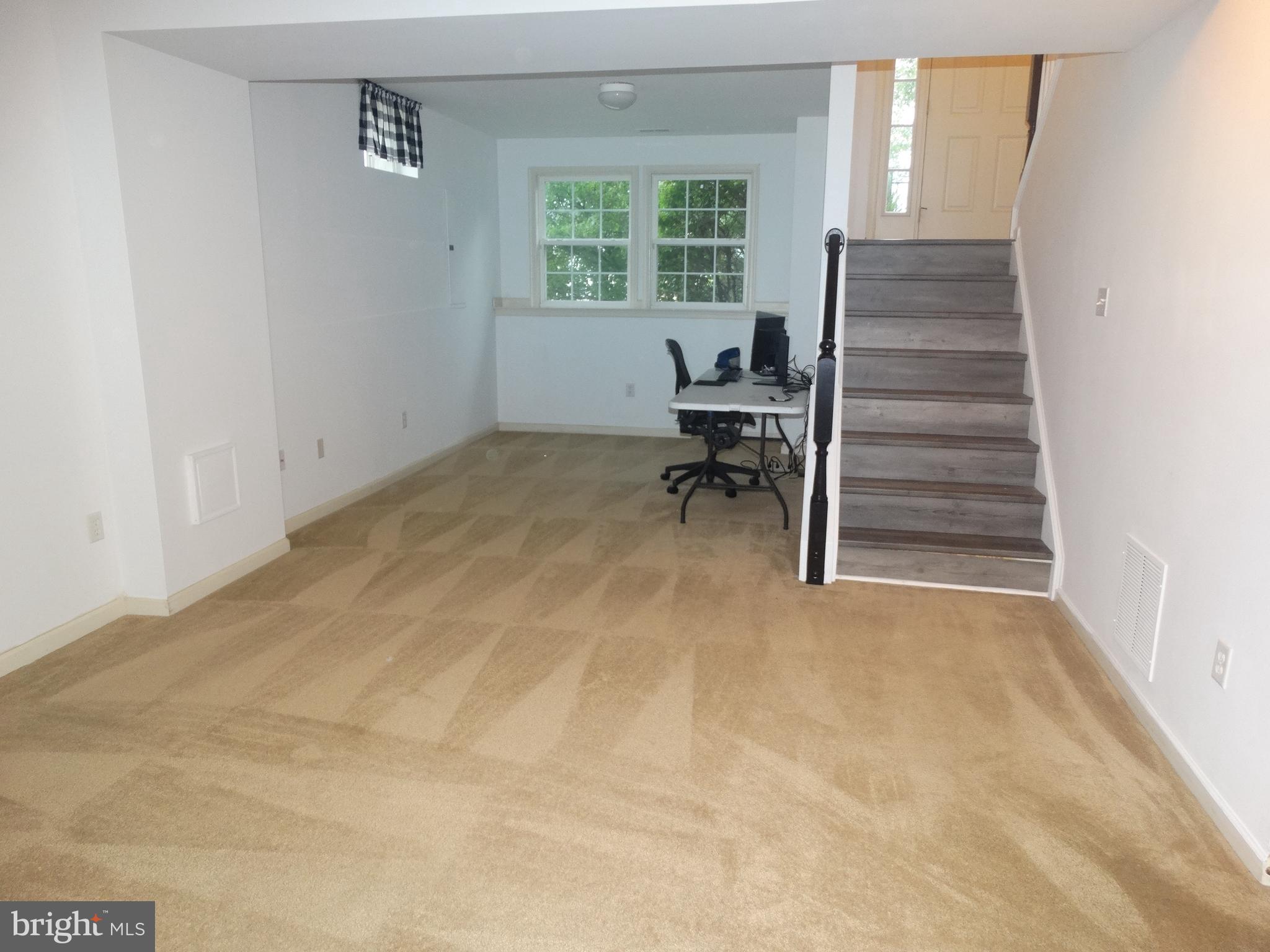 WHISPERING HILLS - Residential