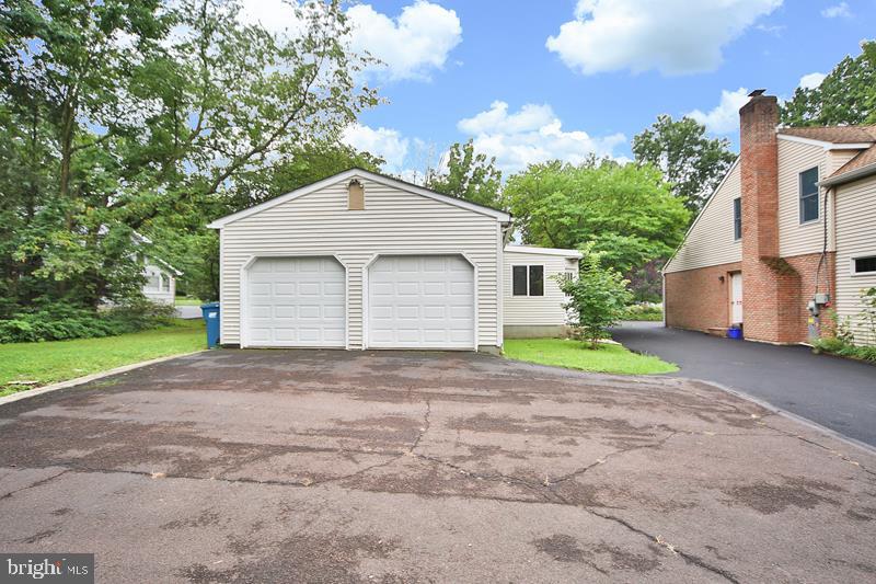 LANSDALE - Residential