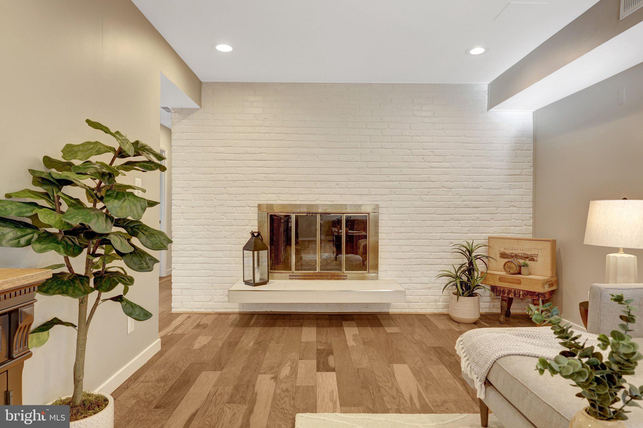 MANTUA - Residential