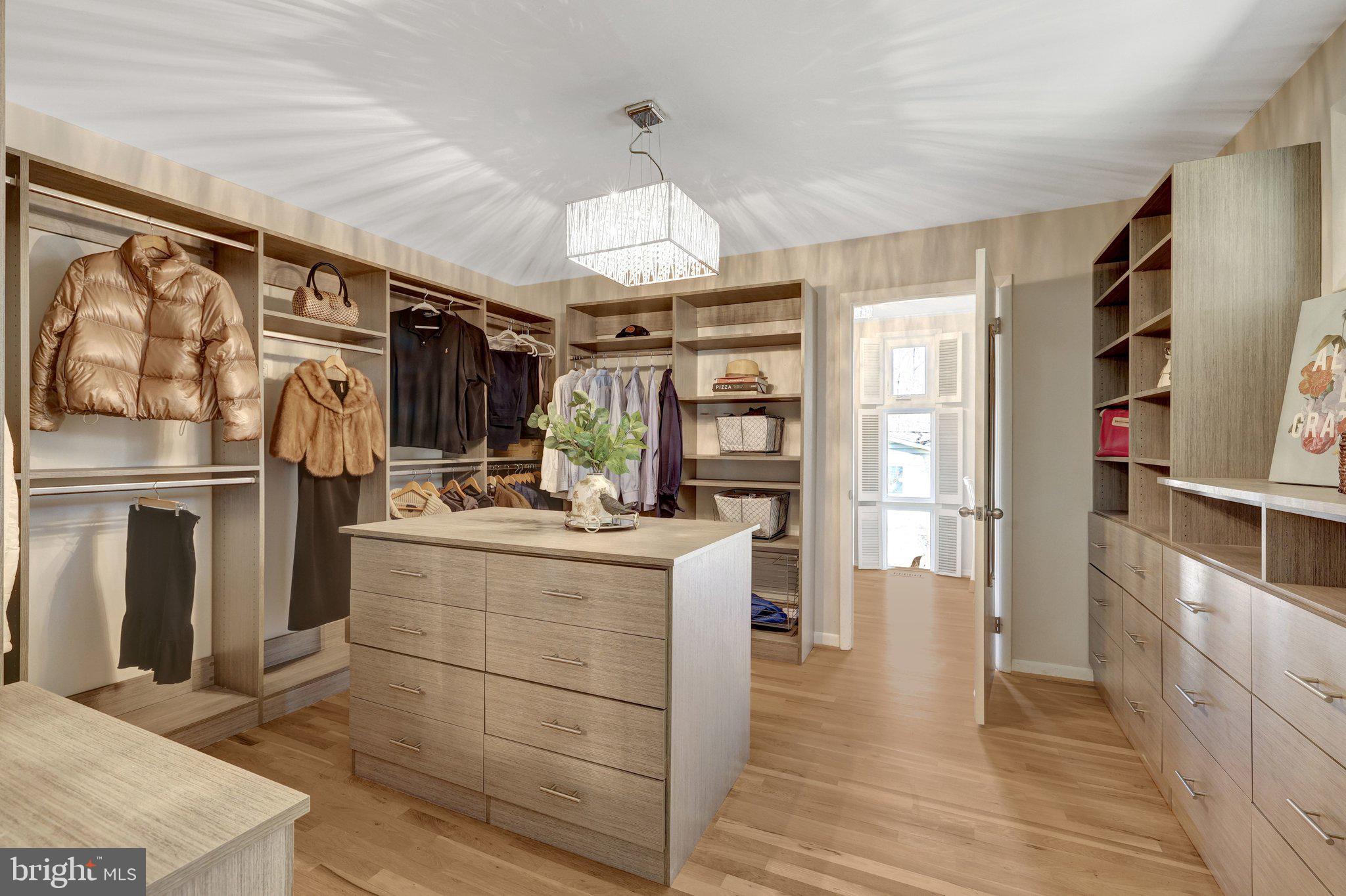 MANTUA - Residential