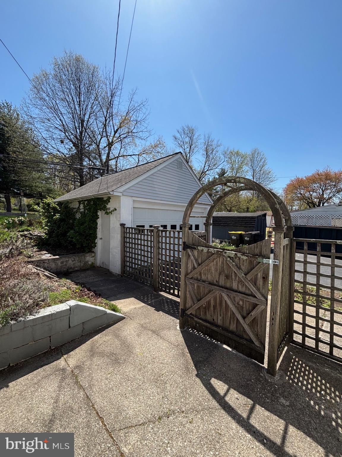 BELMONT TERR - Residential