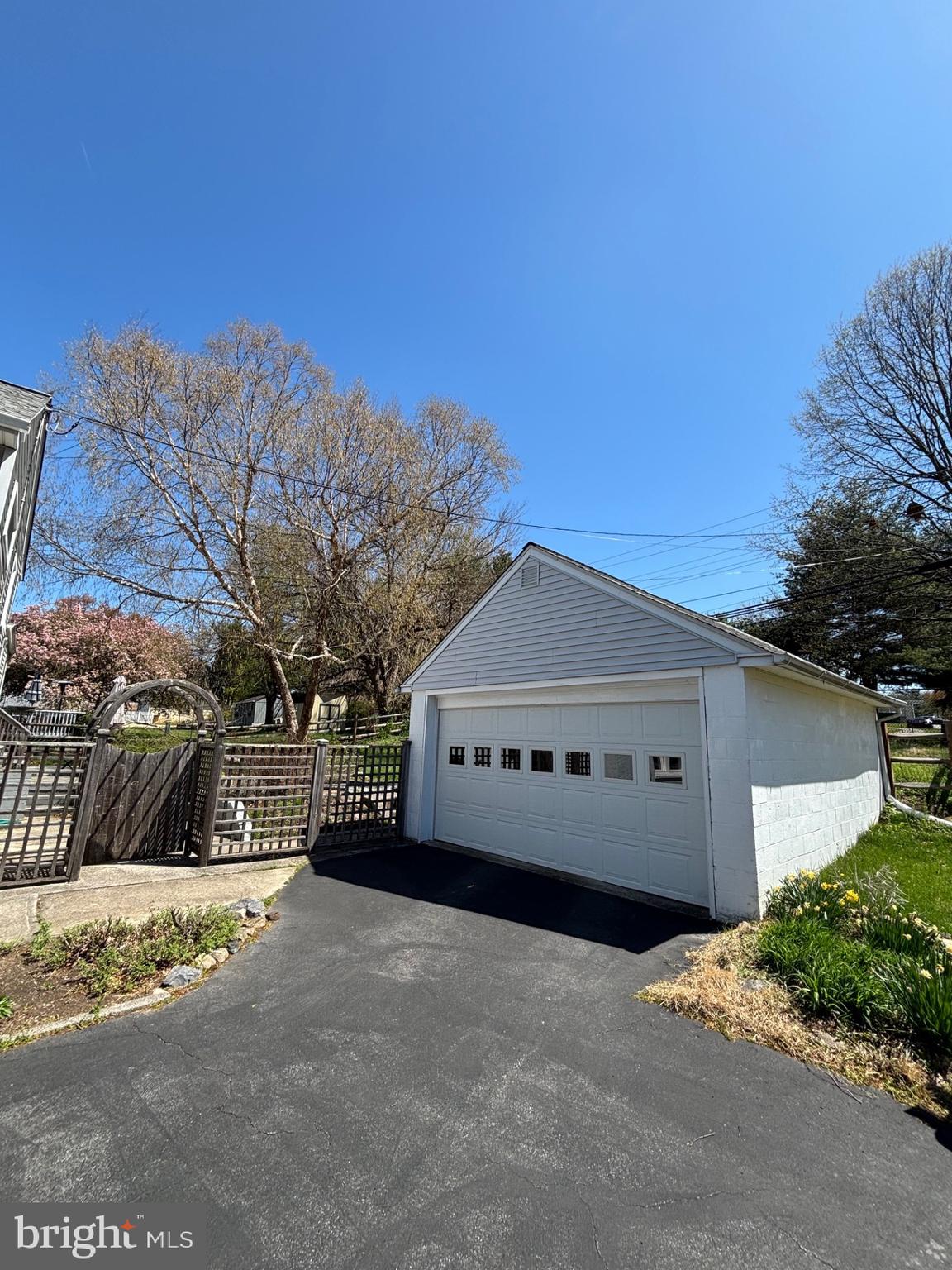 BELMONT TERR - Residential