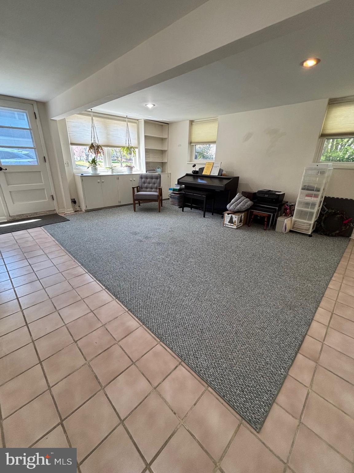 BELMONT TERR - Residential