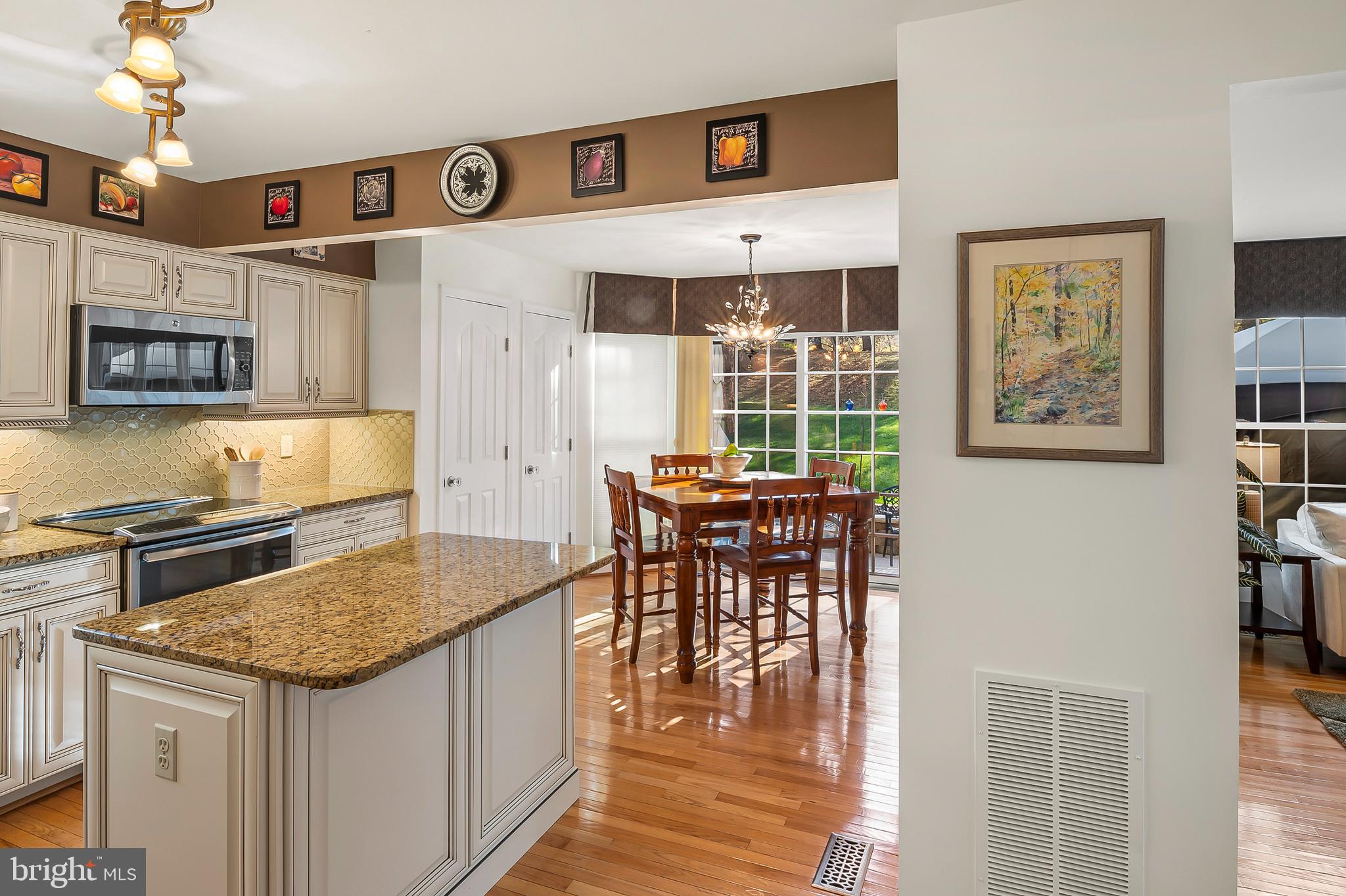 VILLAGE OF RIVER HILL - Residential