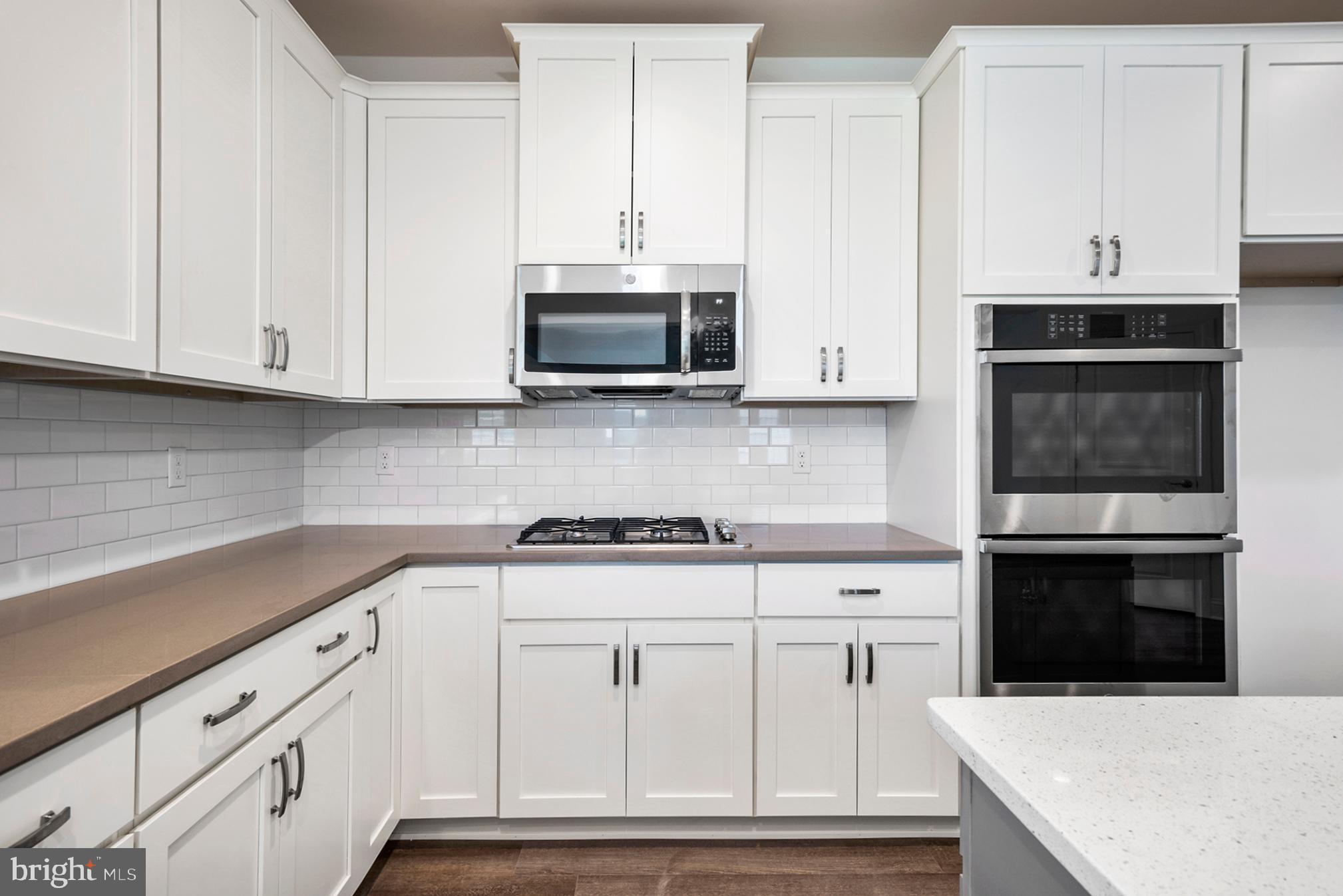 GREENE HILL FARM EST - Residential