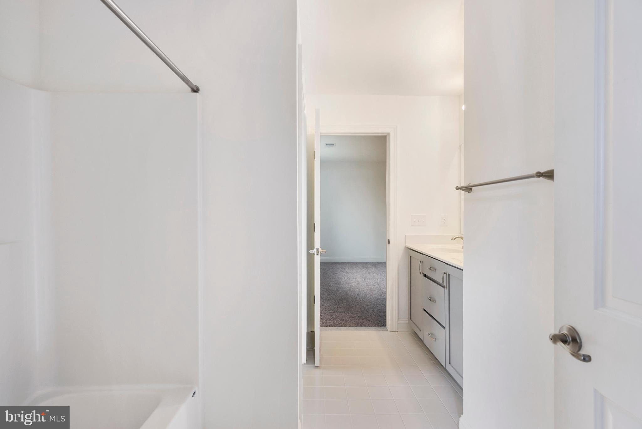 GREENE HILL FARM EST - Residential