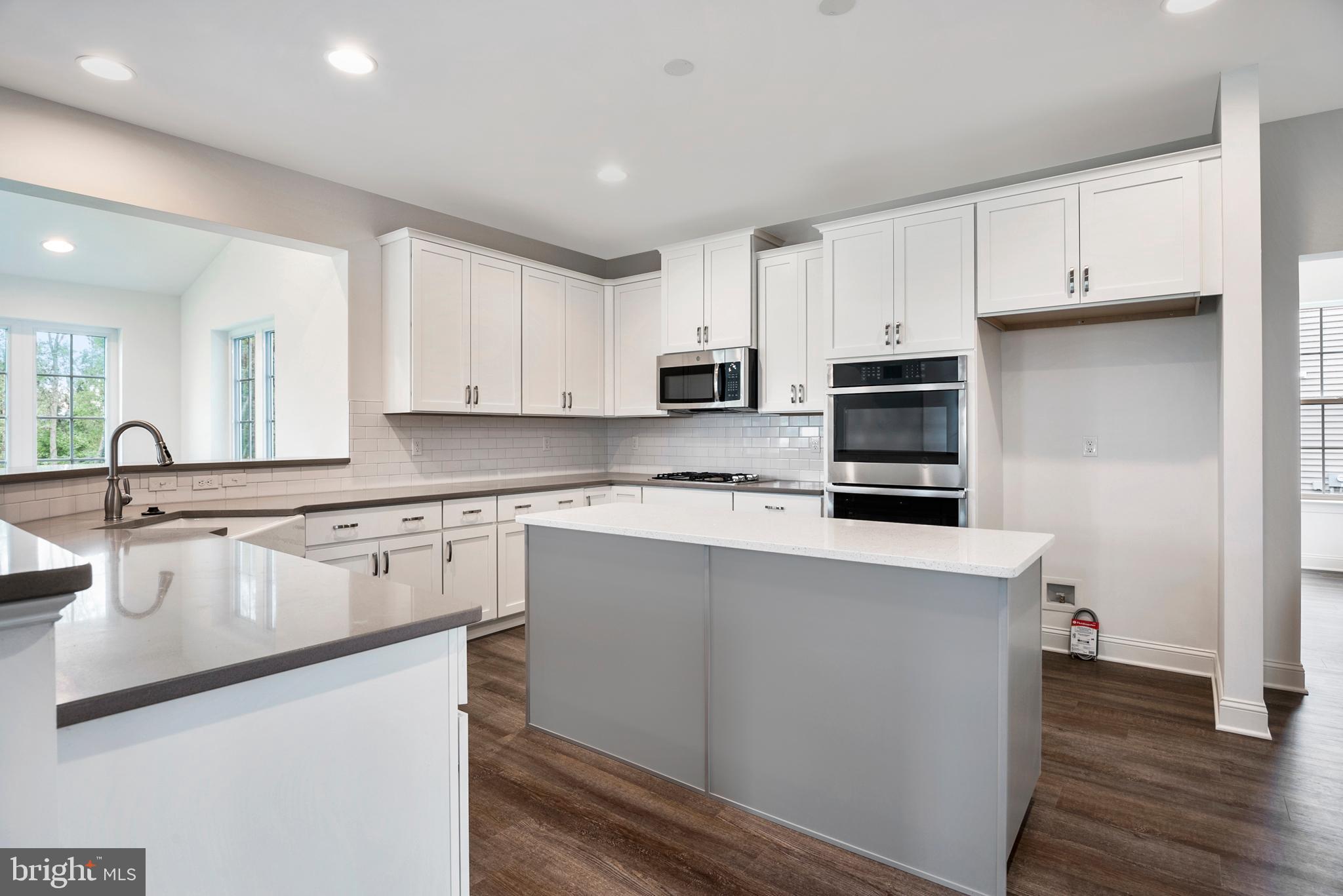 GREENE HILL FARM EST - Residential