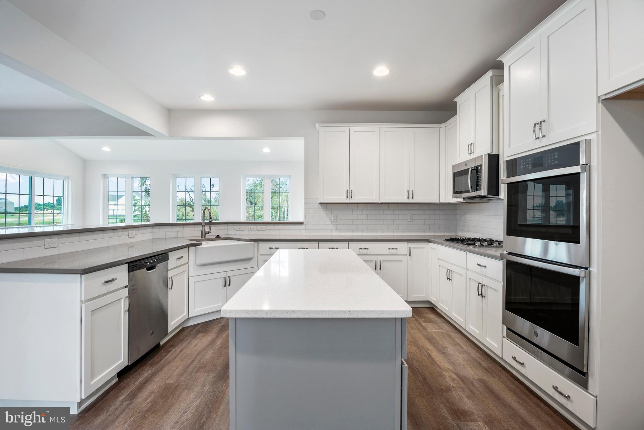 GREENE HILL FARM EST - Residential