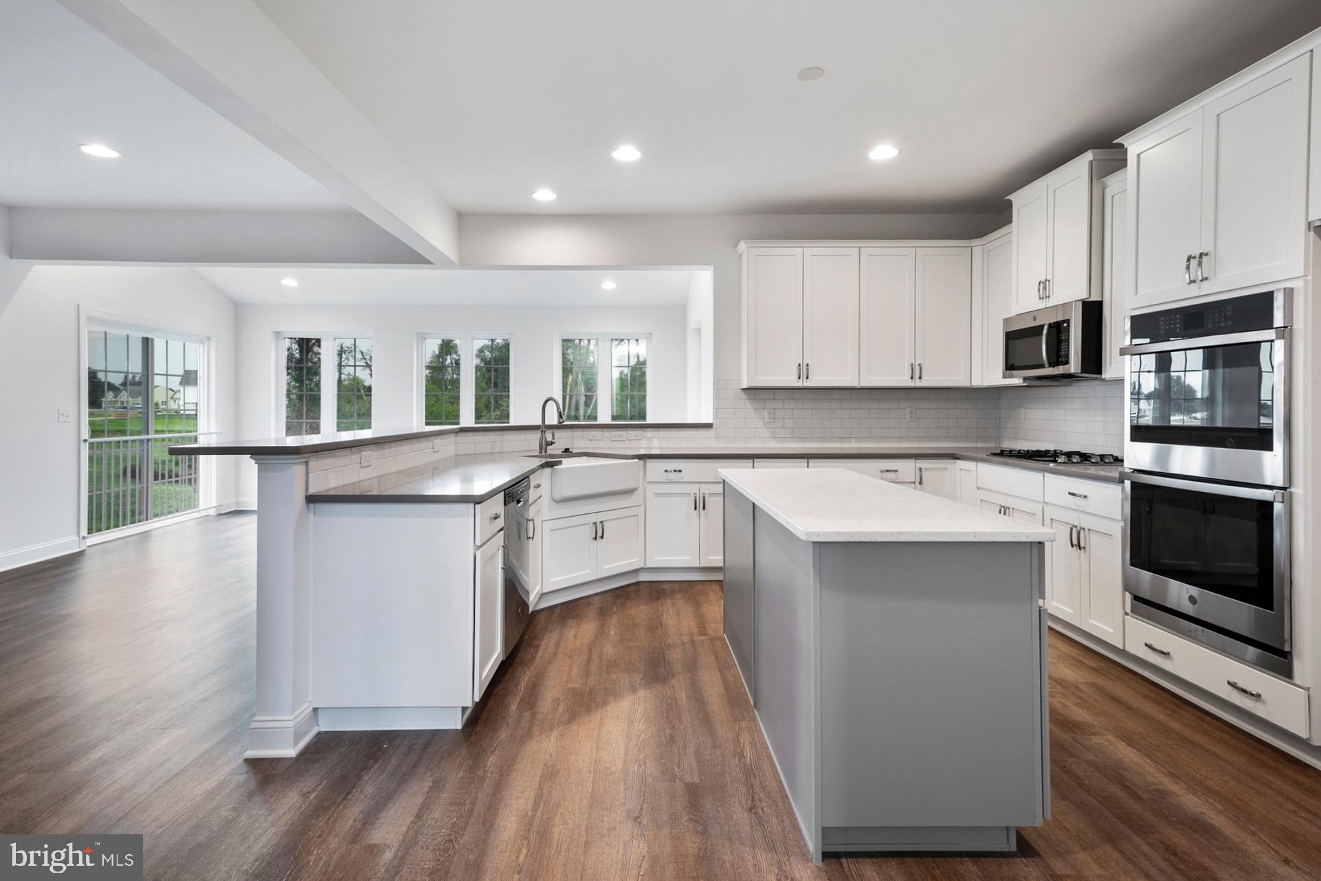 GREENE HILL FARM EST - Residential