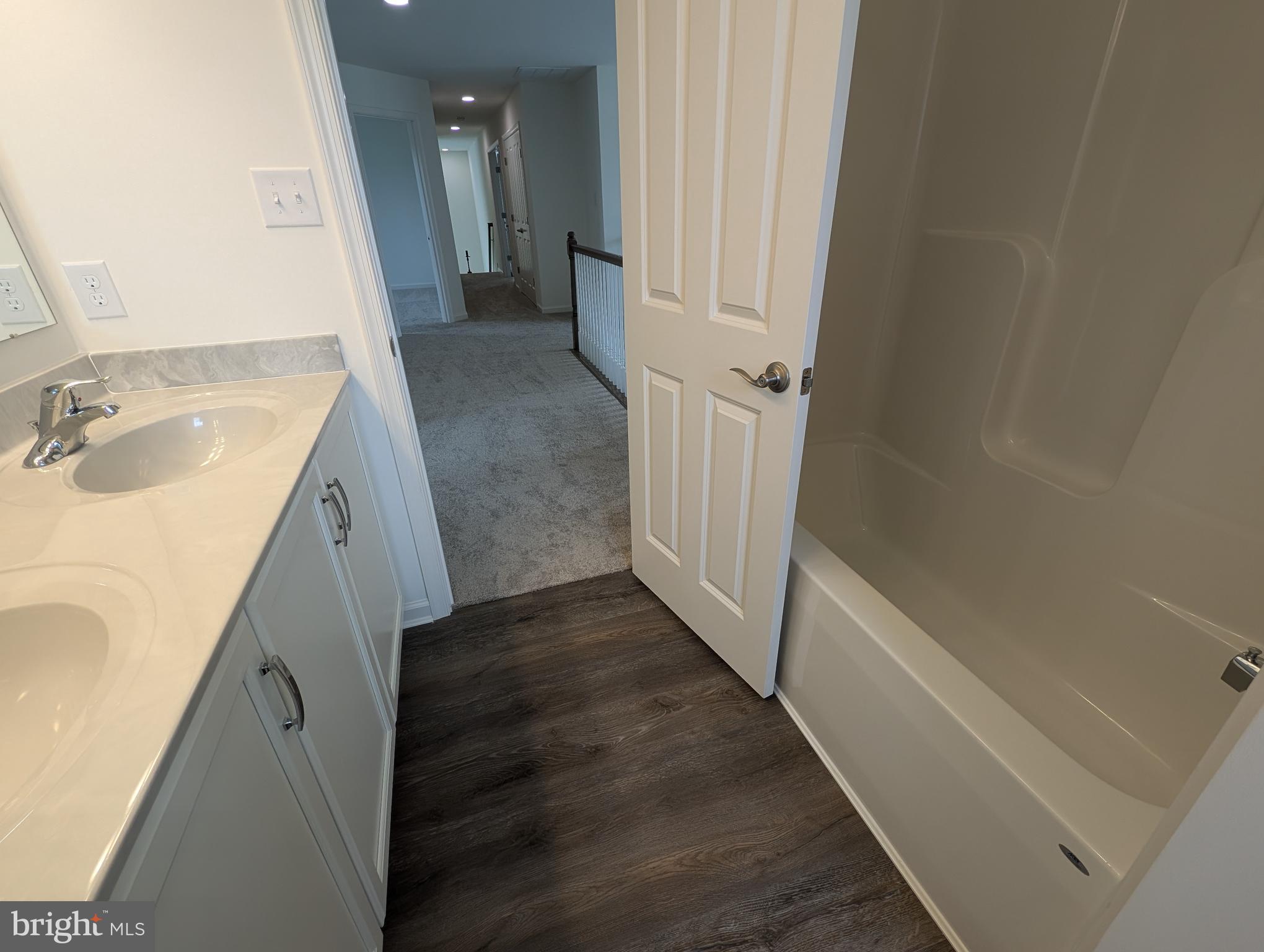 GREENE HILL FARM EST - Residential