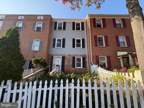 Photo of 9804 Town Lane, MANASSAS, VA 20110 (MLS # VAMN2012164)