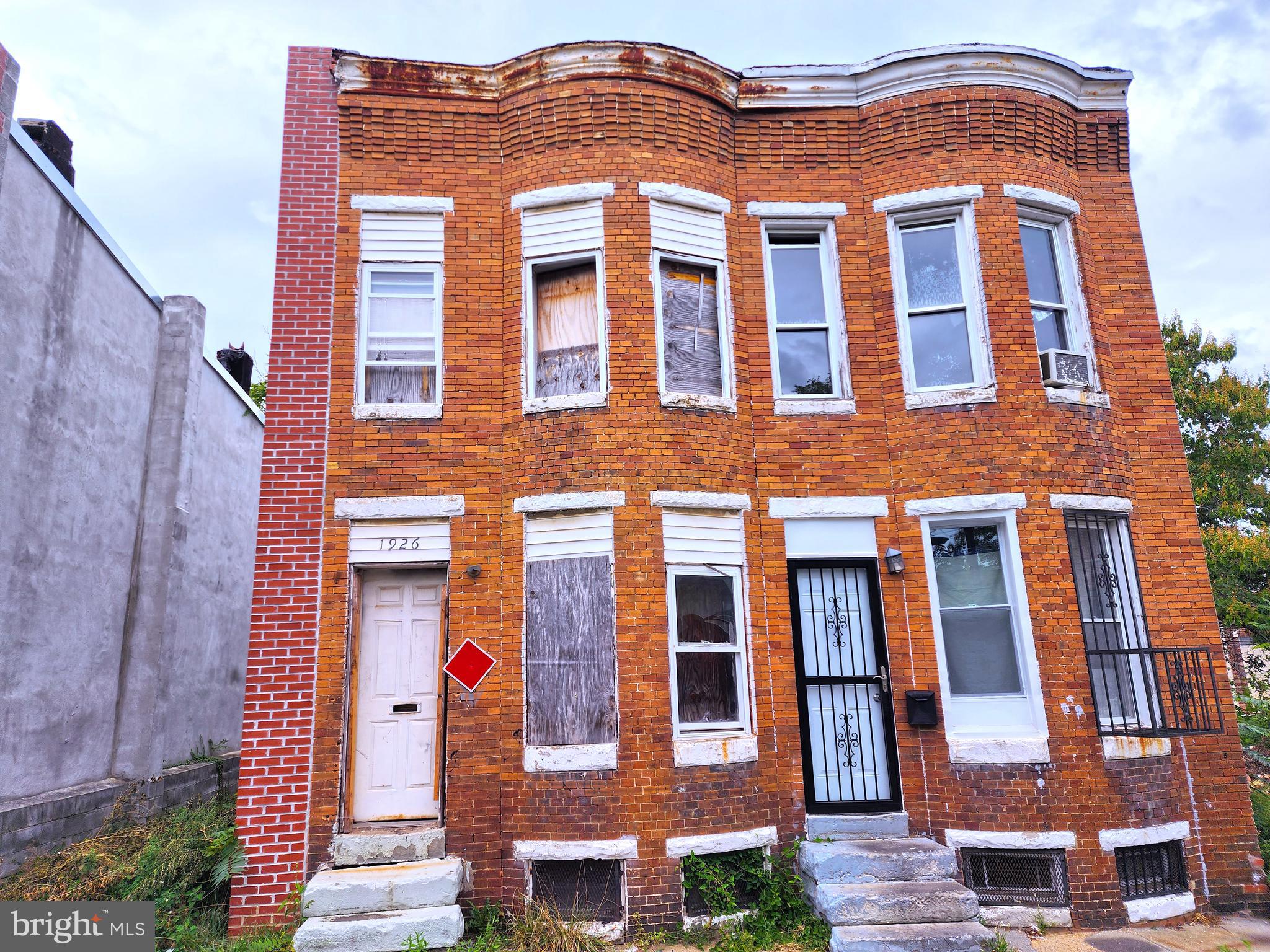 ONLINE AUCTION: Bidding begins 5/24 @ 10:00 AM. Bidding ends 5/28 @ 12:00 PM. List Price is Suggested Opening Bid. Deposit: $5,000.
This two-story shell is located in the East Baltimore Midway area, offering easy access to a variety of amenities. You'll be just minutes away from Clifton Park, Clifton Park Golf Course, Waverly Shopping Center, Penn Station MARC, John Hopkins Hospital, and Northeast Market. For commuting convenience, the property is situated near E North Ave, a major traffic artery. The property is vacant and requires total renovation.
