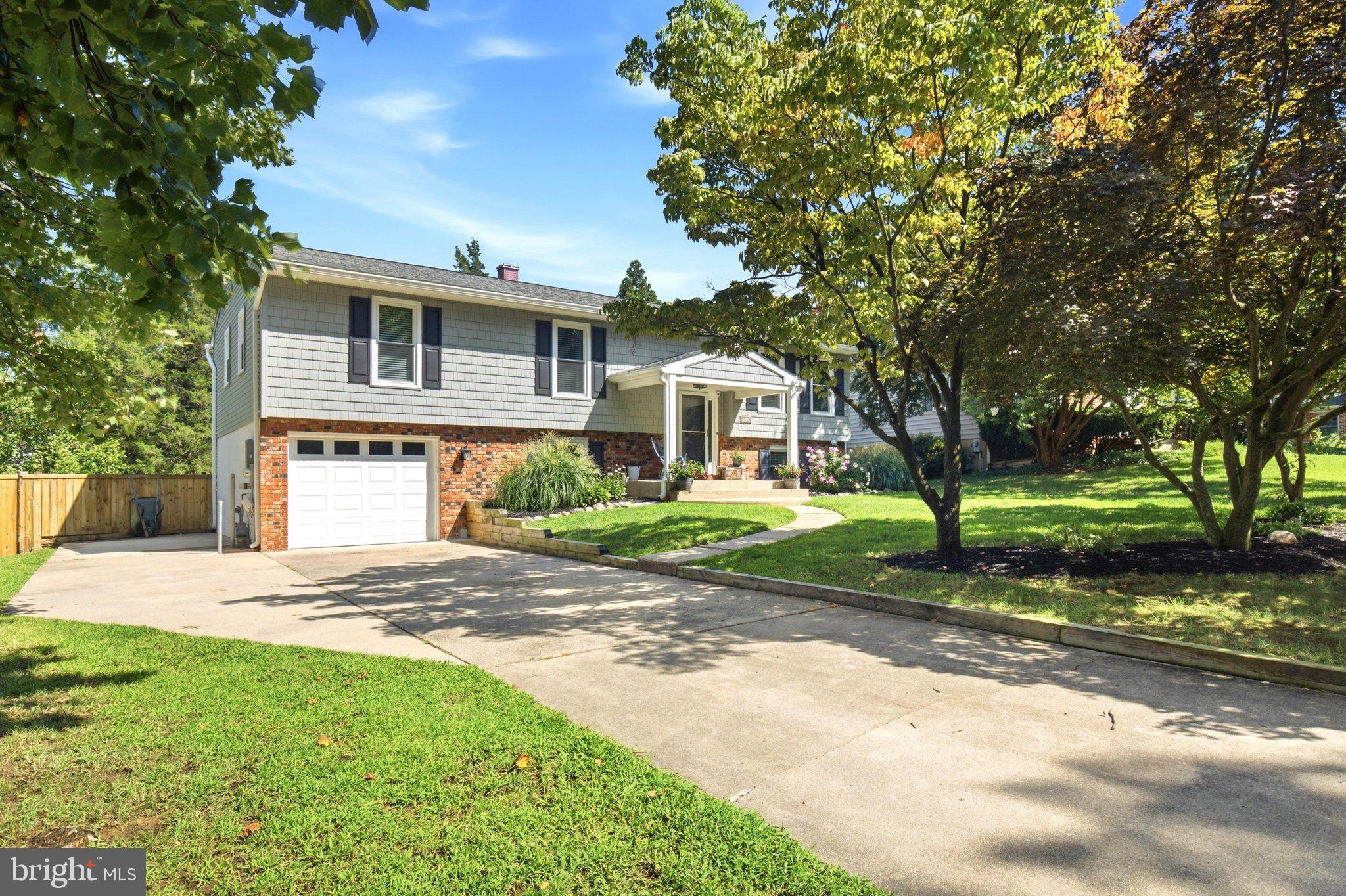 915 JULIET LANE