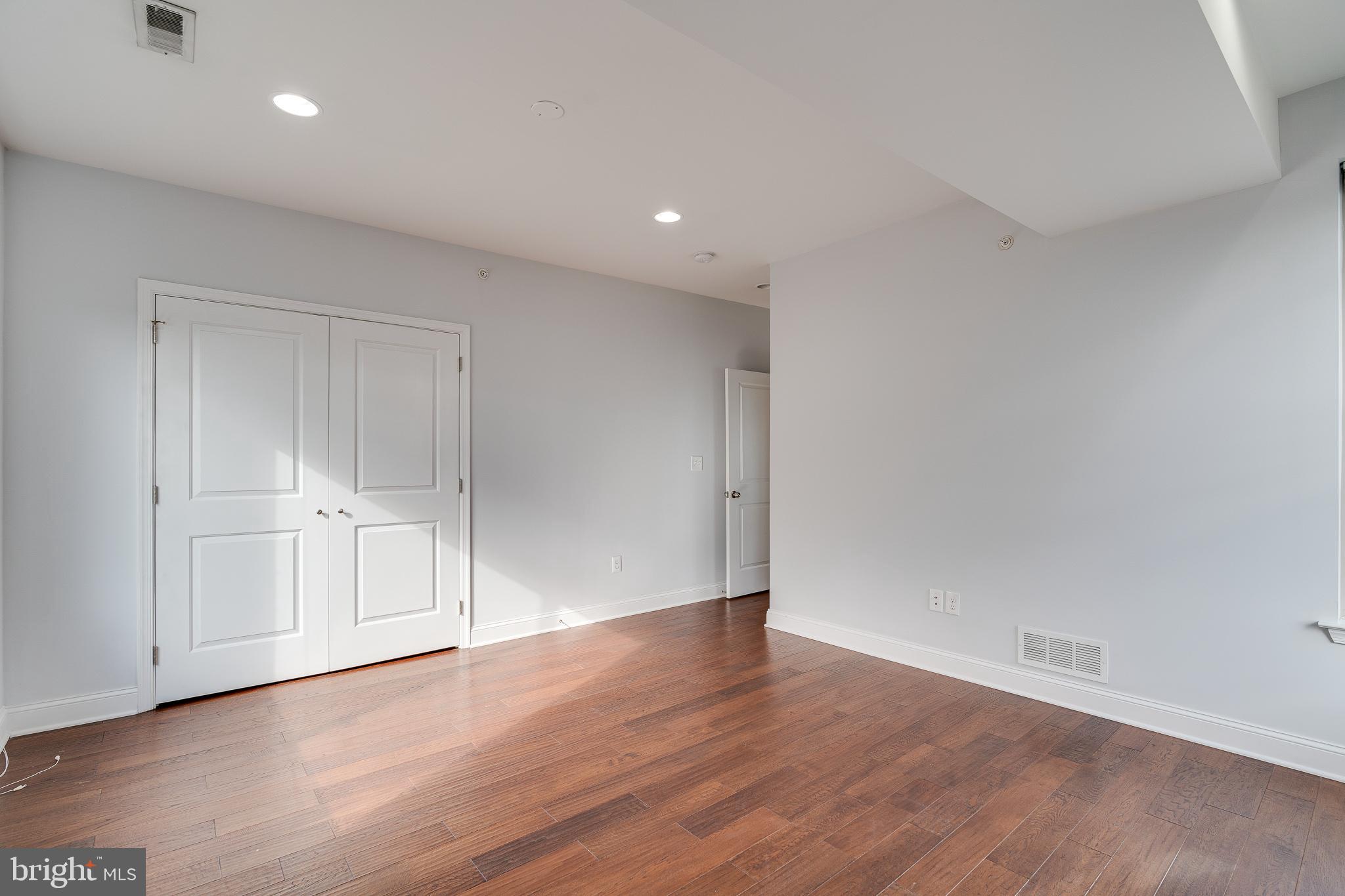 GRADUATE HOSPITAL - Residential