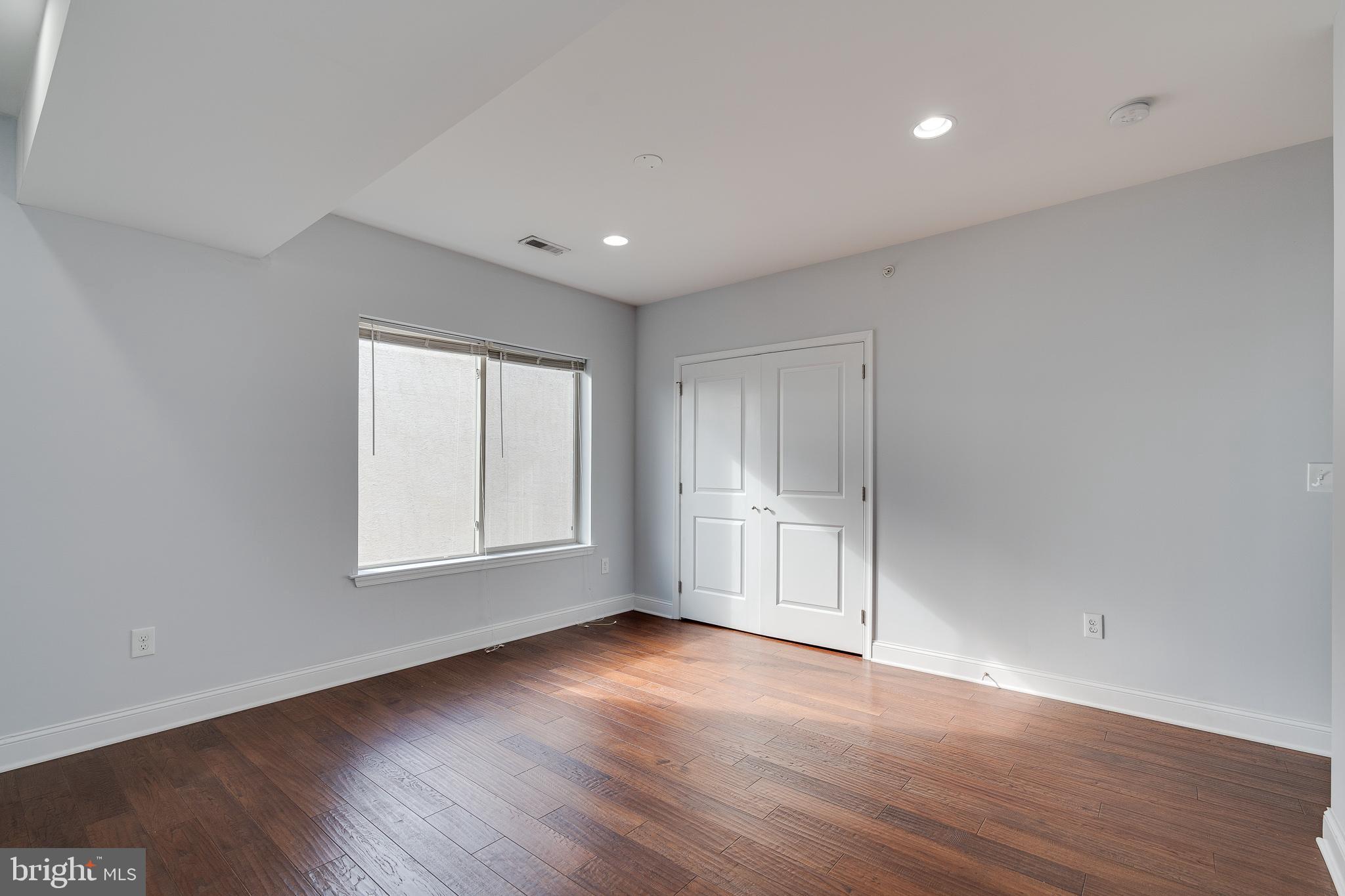 GRADUATE HOSPITAL - Residential