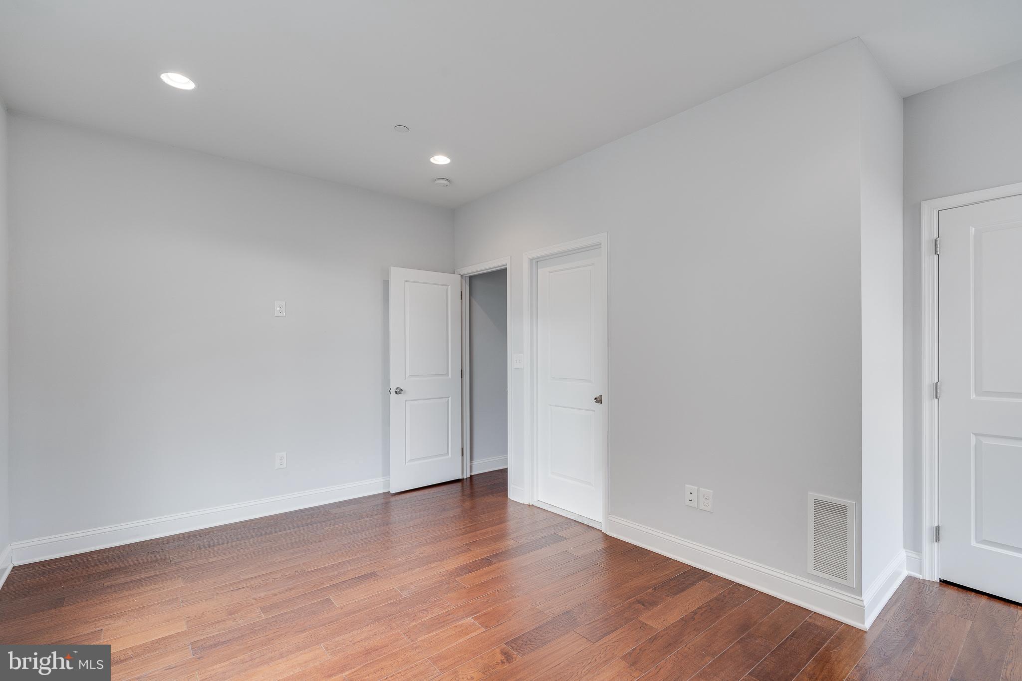 GRADUATE HOSPITAL - Residential