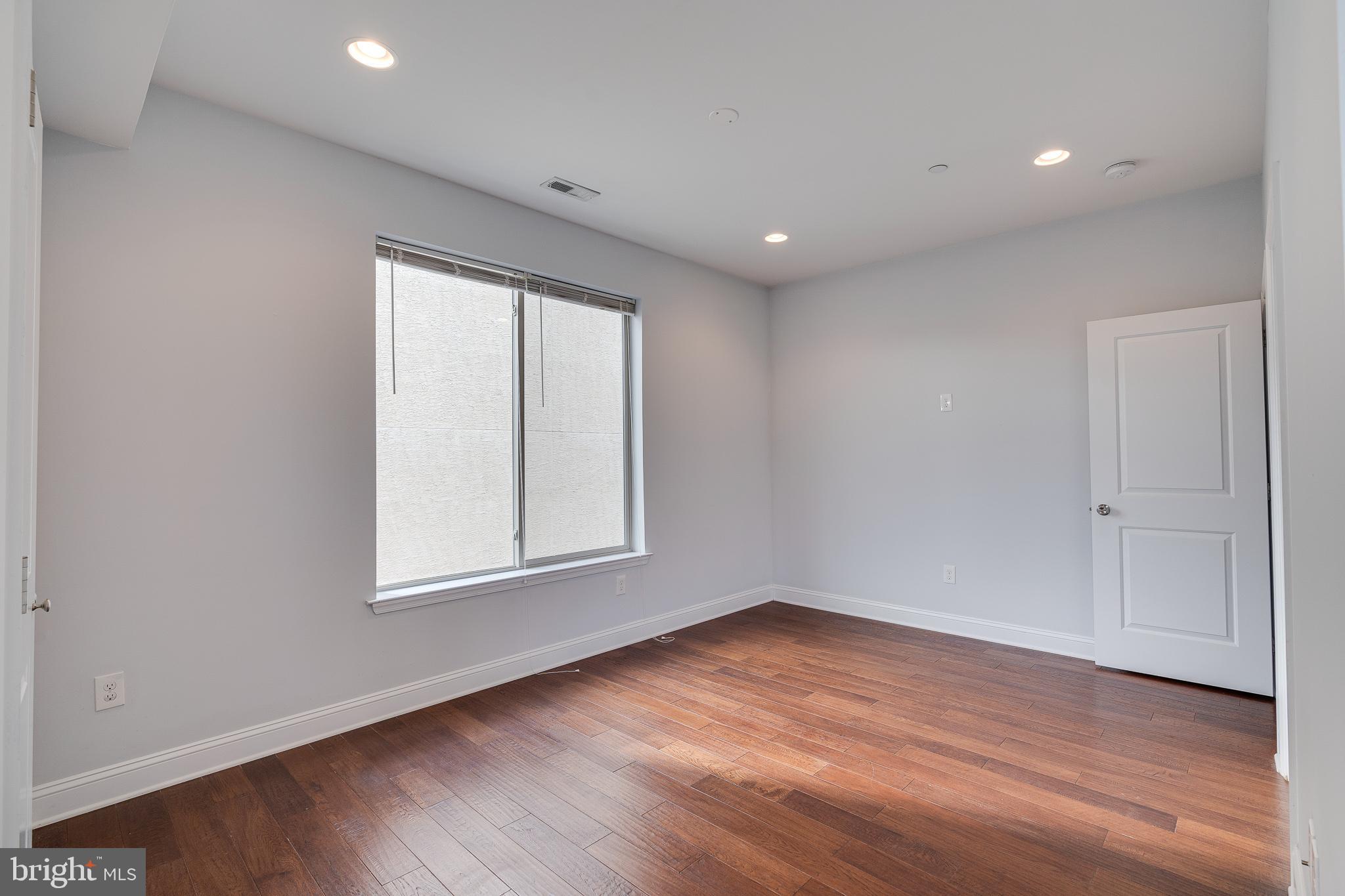 GRADUATE HOSPITAL - Residential