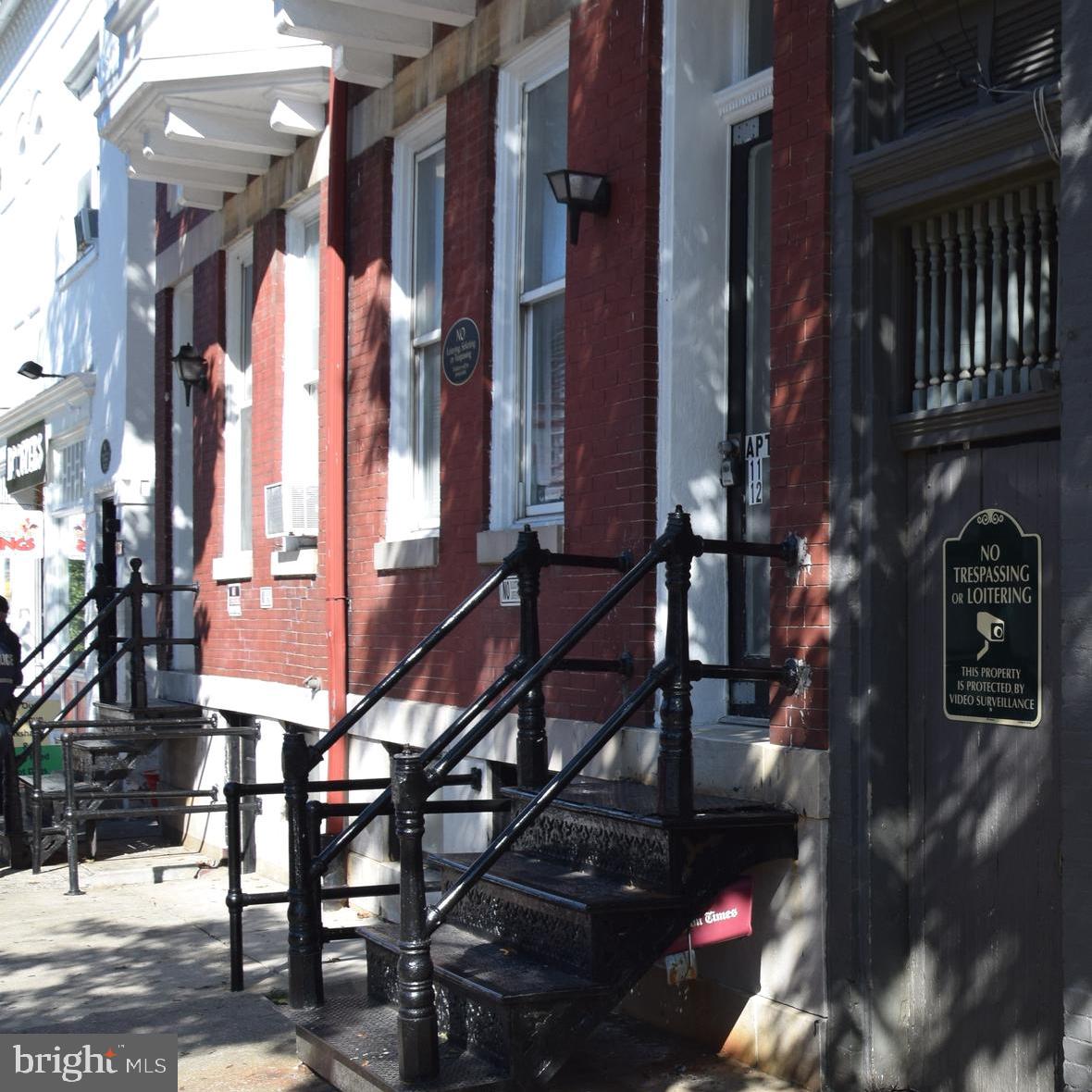 JUST REDUCED!!! Welcome to Downtown Living! 1 Bedroom 1 Bath Apartment close to Shopping, Dining, Frederick Transit Center, Carroll Creek, Baker Park and more. Applications are made on the Management Company’s website. The application fee is $25/applicant. Any intended occupant over 18 must apply to be a leaseholder and go through the screening process. Our requirements for all units: Credit Checks: 630+ credit scores income ratio - rents should be 1/3 of applicants' gross monthly income (housing vouchers and assistance programs are welcome as forms of income) Criminal background checks will be performed. Rental history/reference checks will be performed. Upon Approval: Tenants are to provide proof of renters insurance for a lease term (1 year) paid in full and provide receipt. Tenants are responsible for all utilities as applicable, i.e. gas, electricity and water.
No Pets-No Smoking