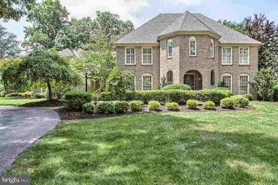 FOR COMP PURPOSES ONLY - Outstanding home in Point Ridge Farms. The main floor features a remodeled kitchen that includes top of the line Miele appliances. A modern master bath, with radiant heated floors. Crown molding, hard wood floors, coffered ceilings are some of the features found in this home. Beautiful library with custom built-ins. Finished lower level features a full bath, entertainment area and a 20x21 all season room.