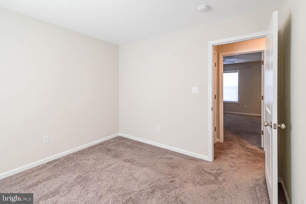 MIDDLE CREEK MANOR - Residential Lease