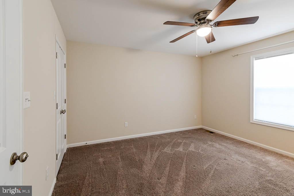 MIDDLE CREEK MANOR - Residential Lease