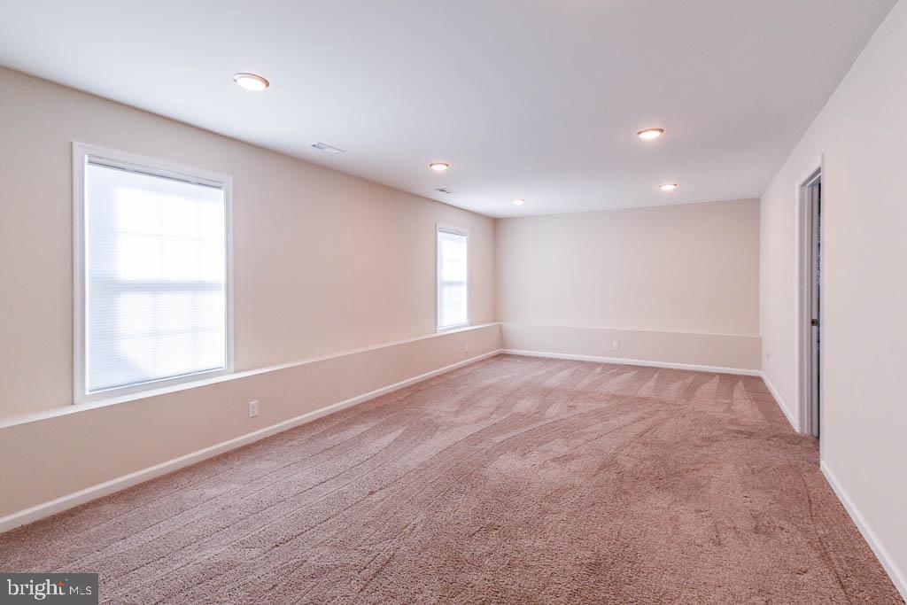 MIDDLE CREEK MANOR - Residential Lease