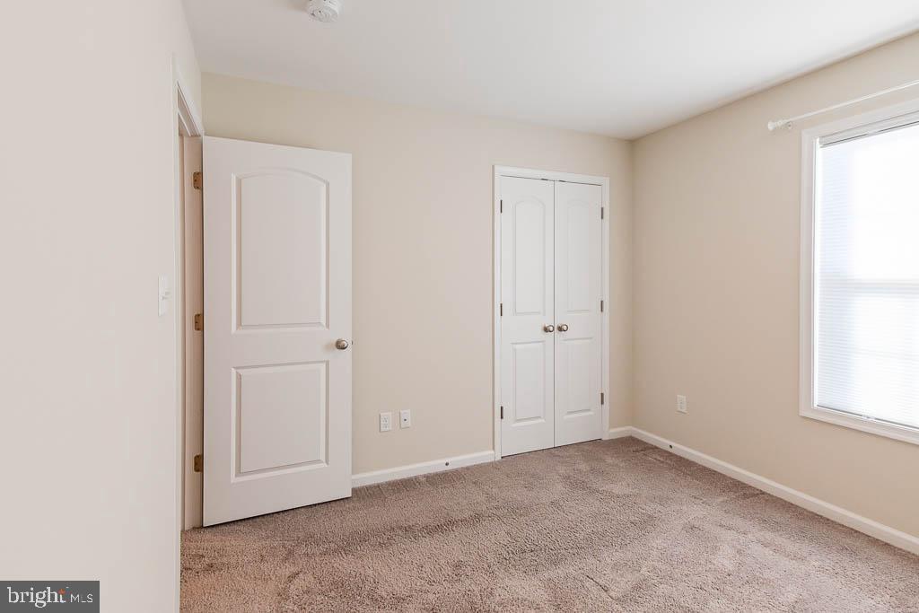 MIDDLE CREEK MANOR - Residential Lease