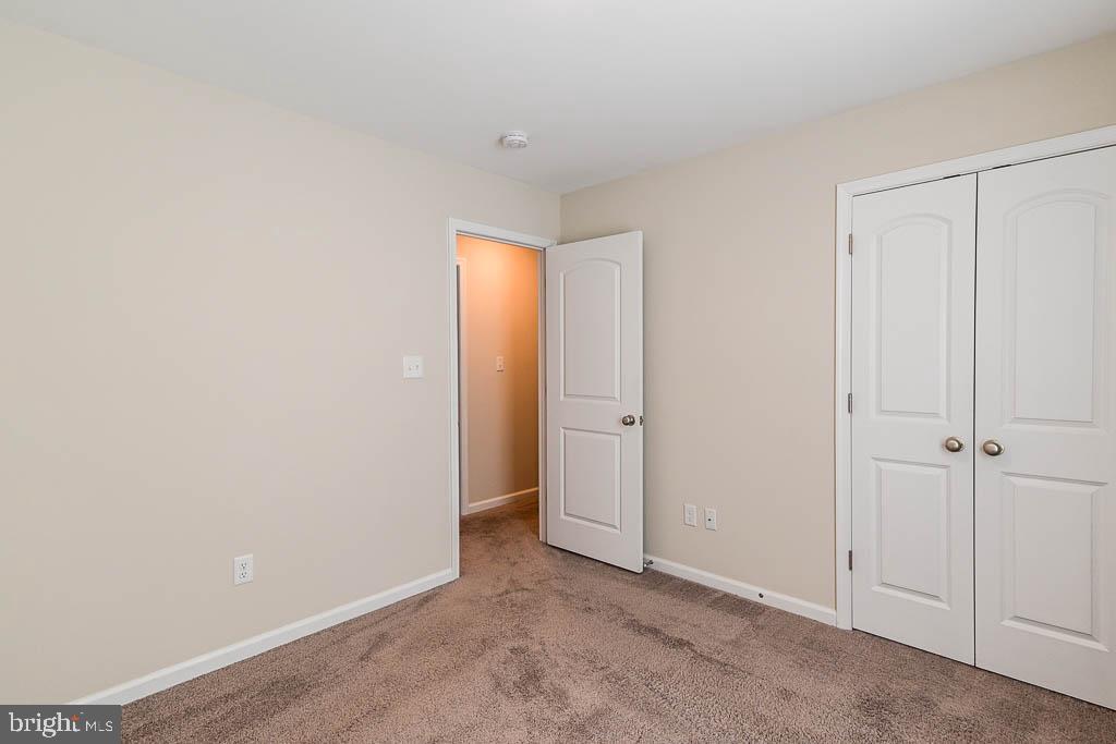 MIDDLE CREEK MANOR - Residential Lease