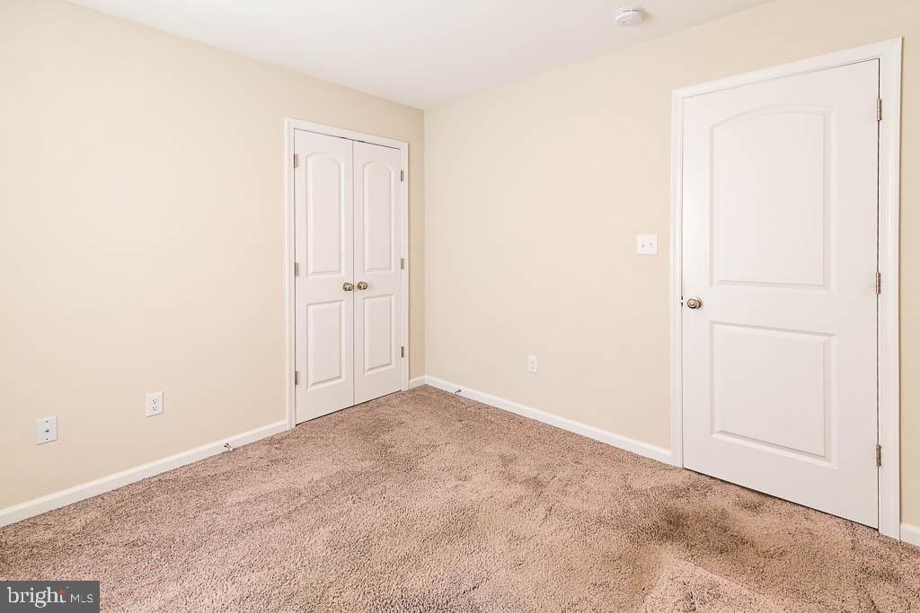 MIDDLE CREEK MANOR - Residential Lease