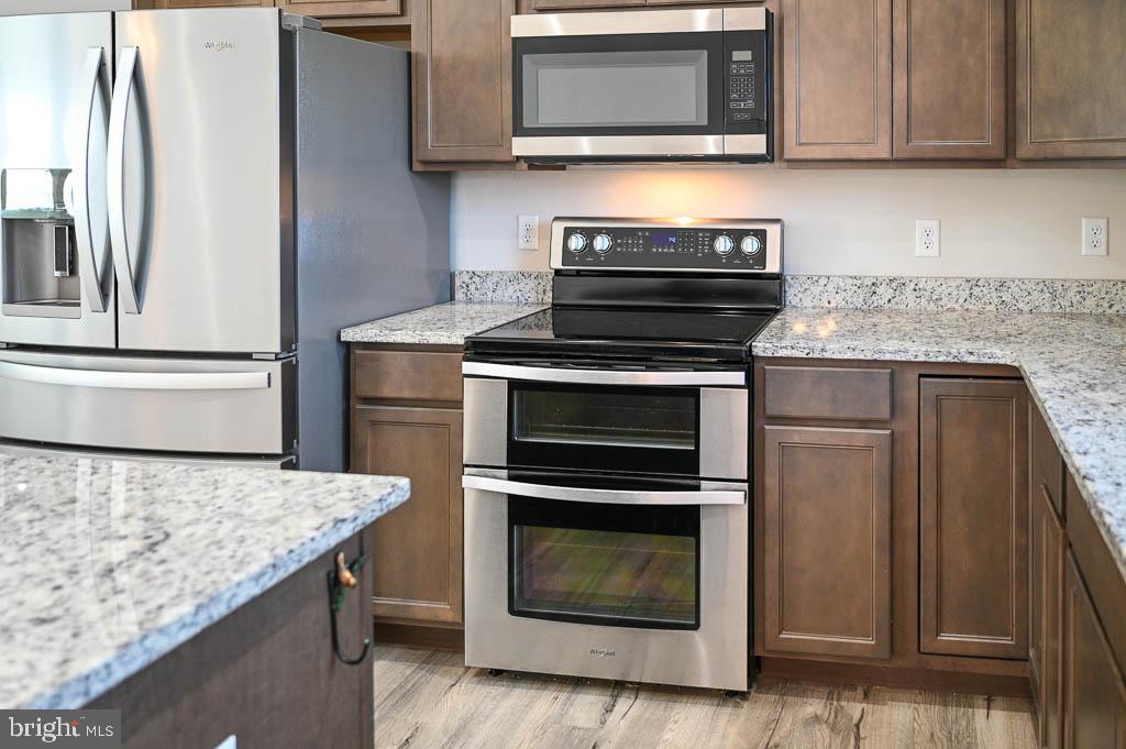 MIDDLE CREEK MANOR - Residential Lease