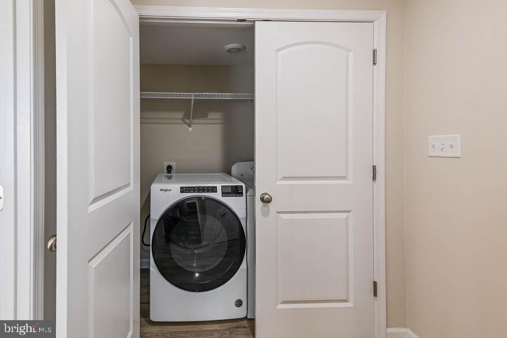 MIDDLE CREEK MANOR - Residential Lease