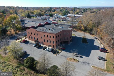 205 CENTER STREET MOUNT AIRY MD 21771