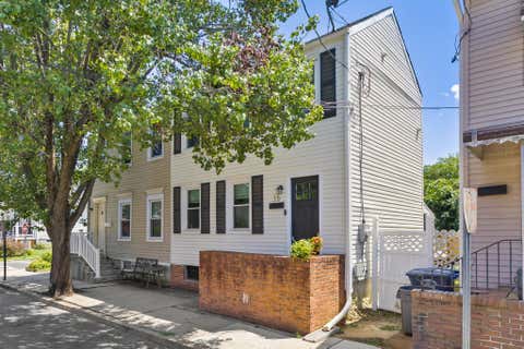 Townhouse For Sale - 16 E Burlington Street<br/> BORDENTOWN, NJ 08505