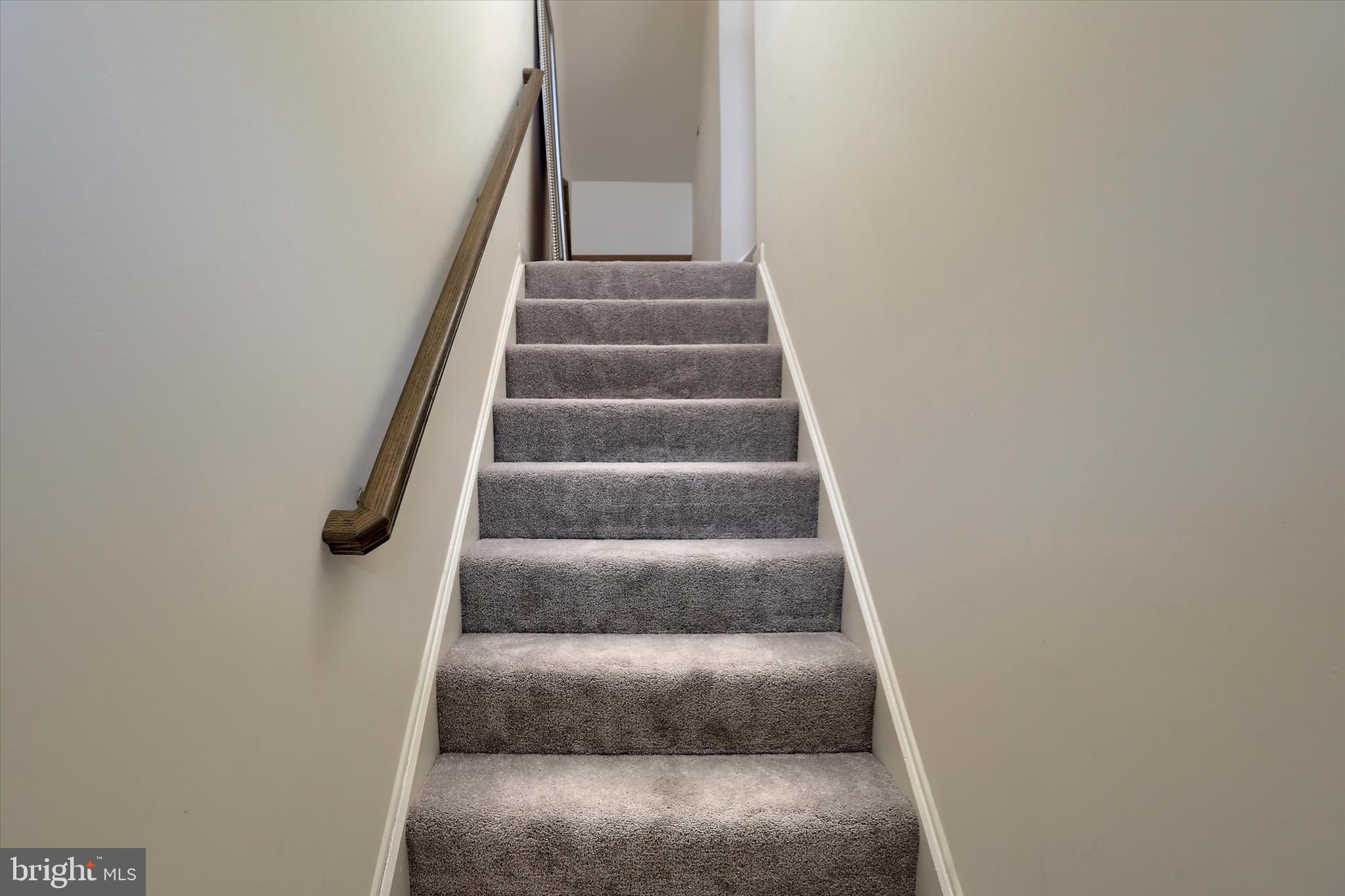 HANBURY COURT AT WINDING HILLS - Residential