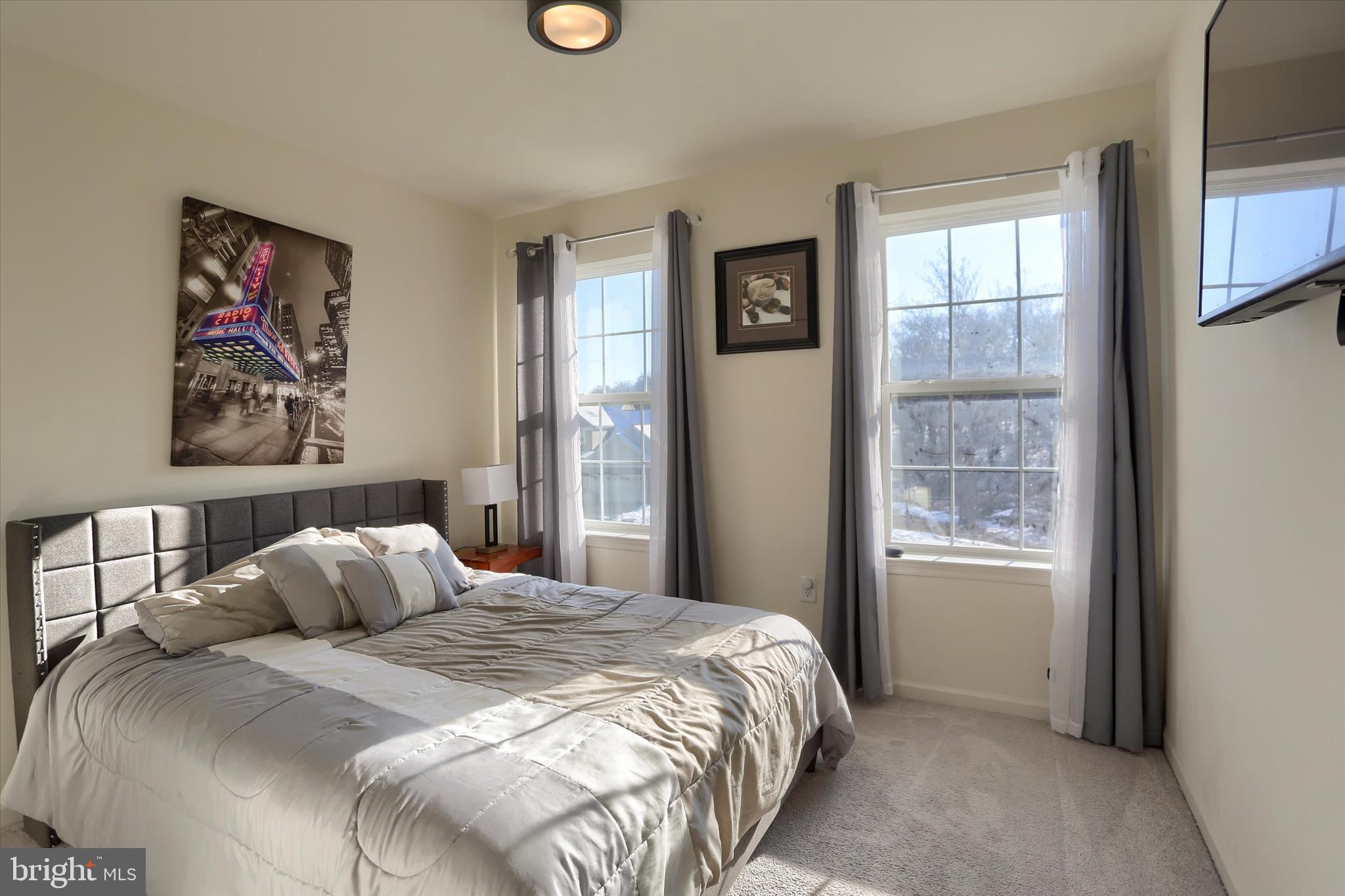 HANBURY COURT AT WINDING HILLS - Residential