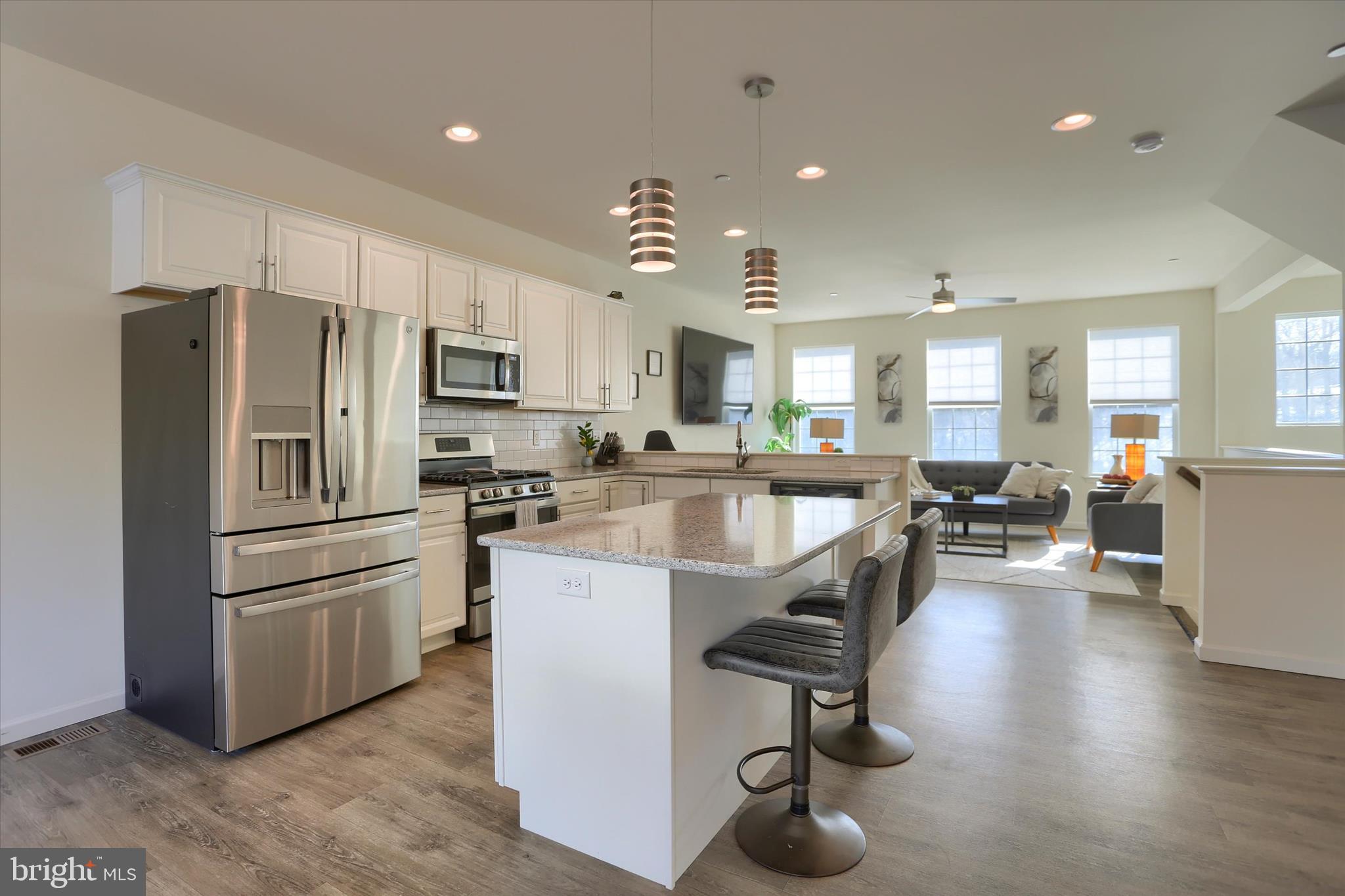 HANBURY COURT AT WINDING HILLS - Residential