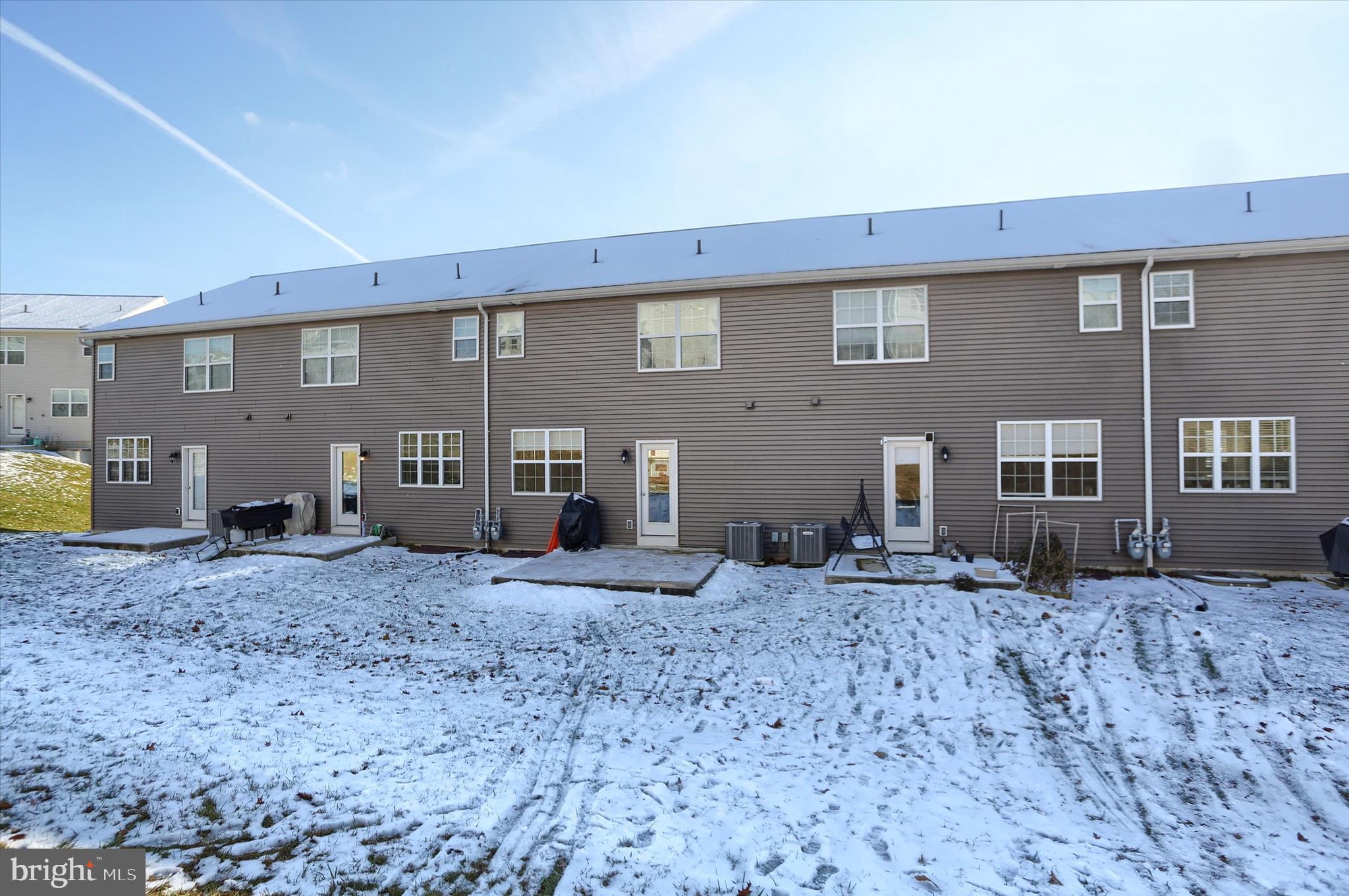 HANBURY COURT AT WINDING HILLS - Residential