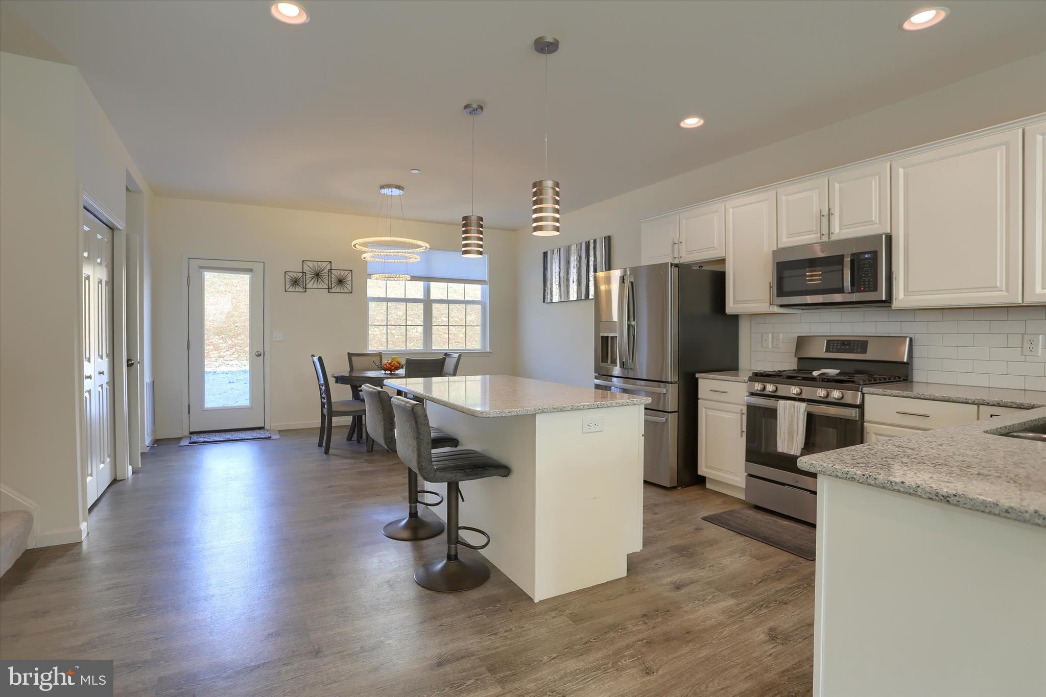 HANBURY COURT AT WINDING HILLS - Residential