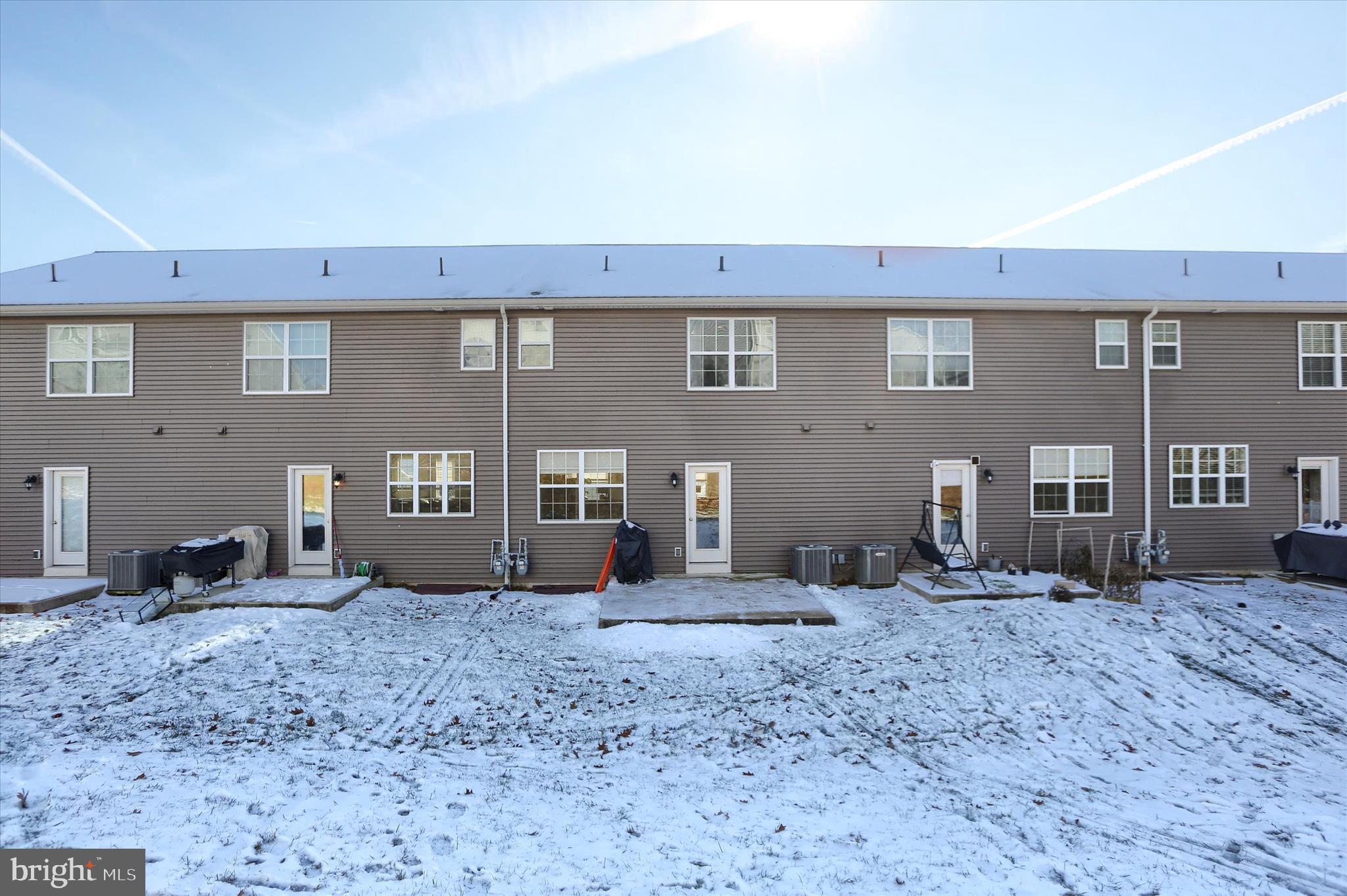 HANBURY COURT AT WINDING HILLS - Residential