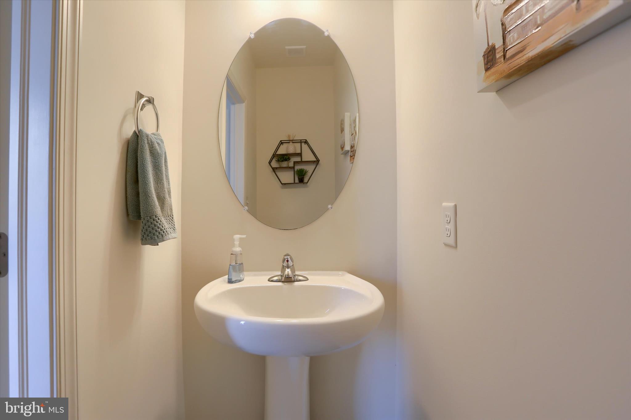 HANBURY COURT AT WINDING HILLS - Residential