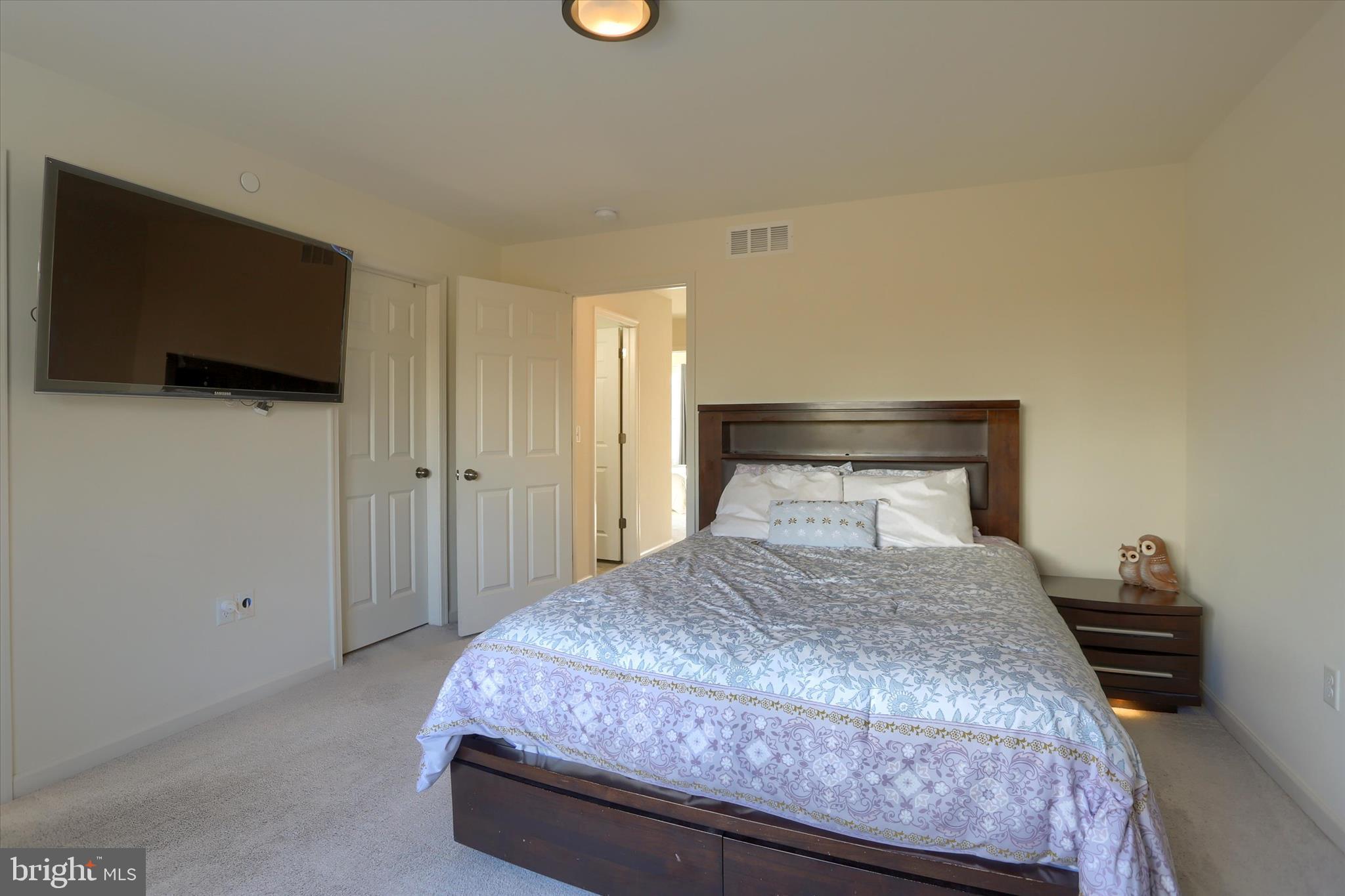 HANBURY COURT AT WINDING HILLS - Residential