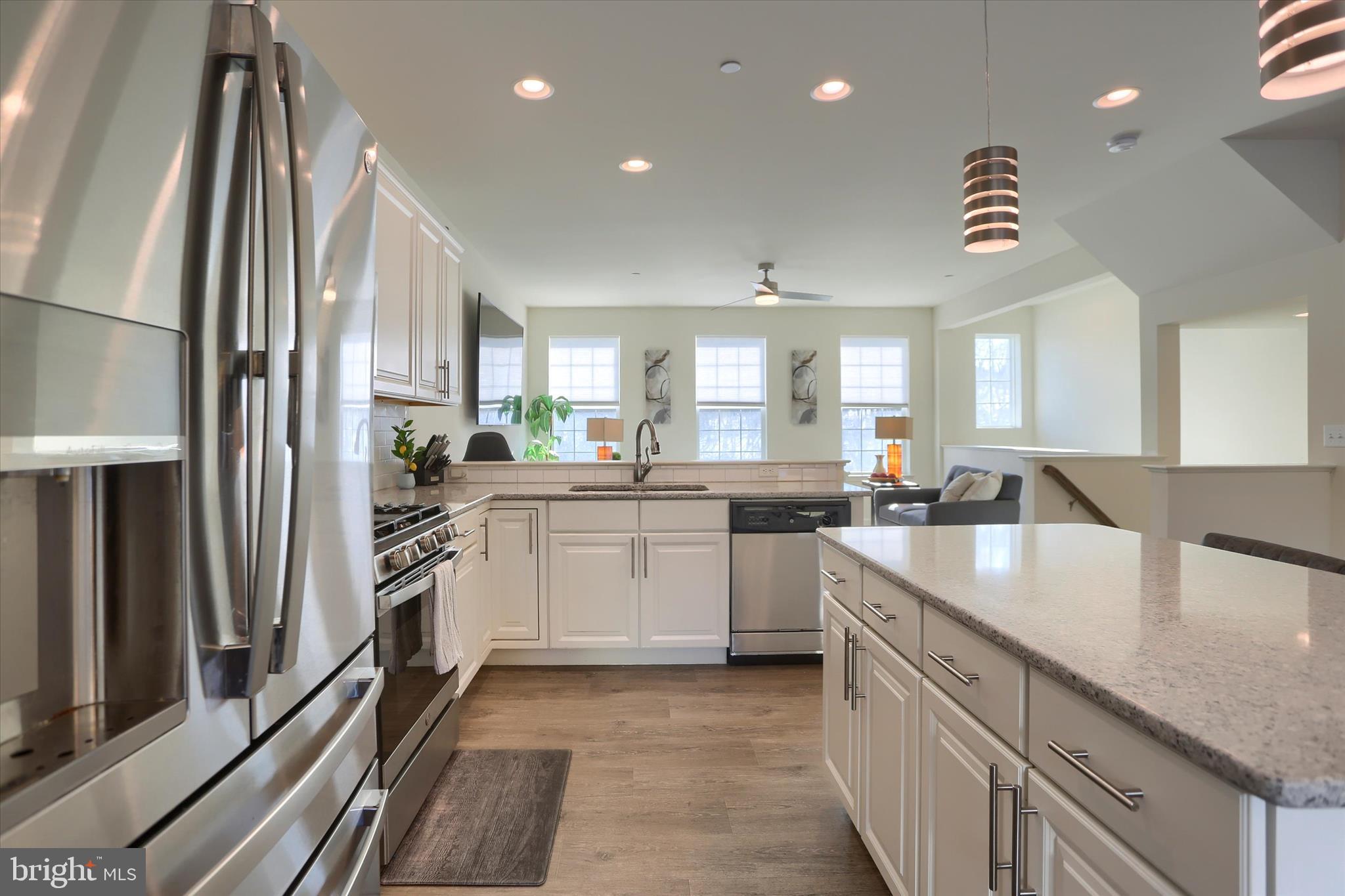 HANBURY COURT AT WINDING HILLS - Residential