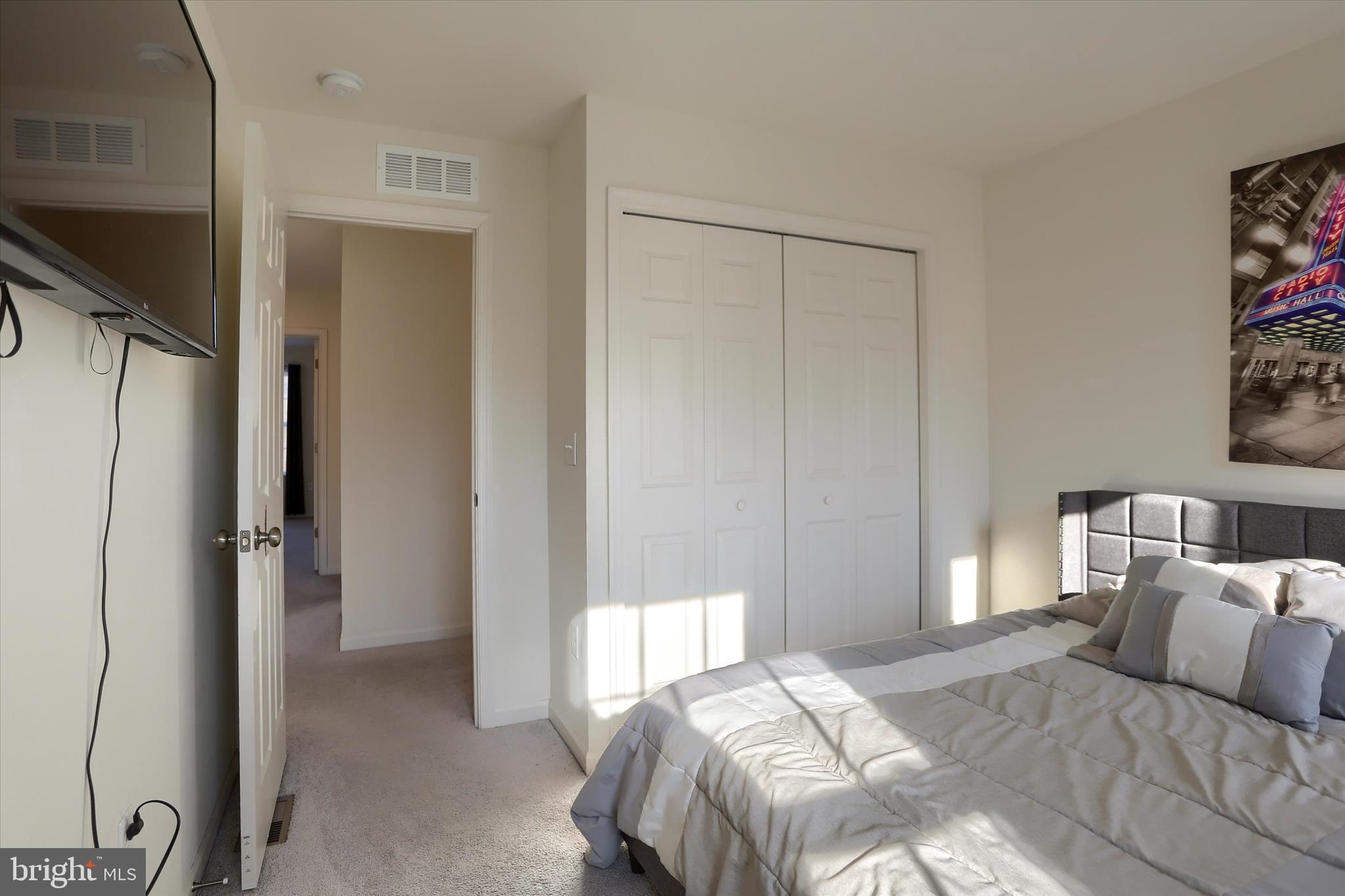 HANBURY COURT AT WINDING HILLS - Residential