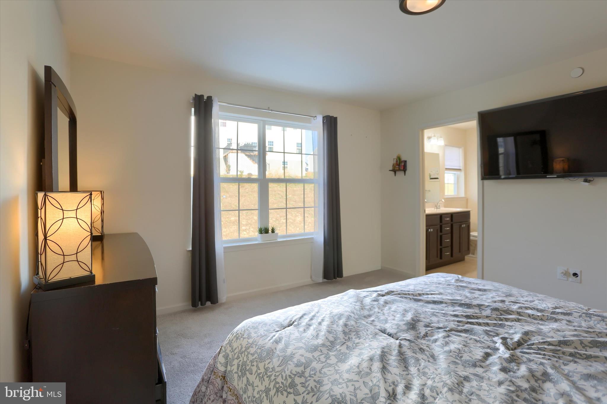 HANBURY COURT AT WINDING HILLS - Residential