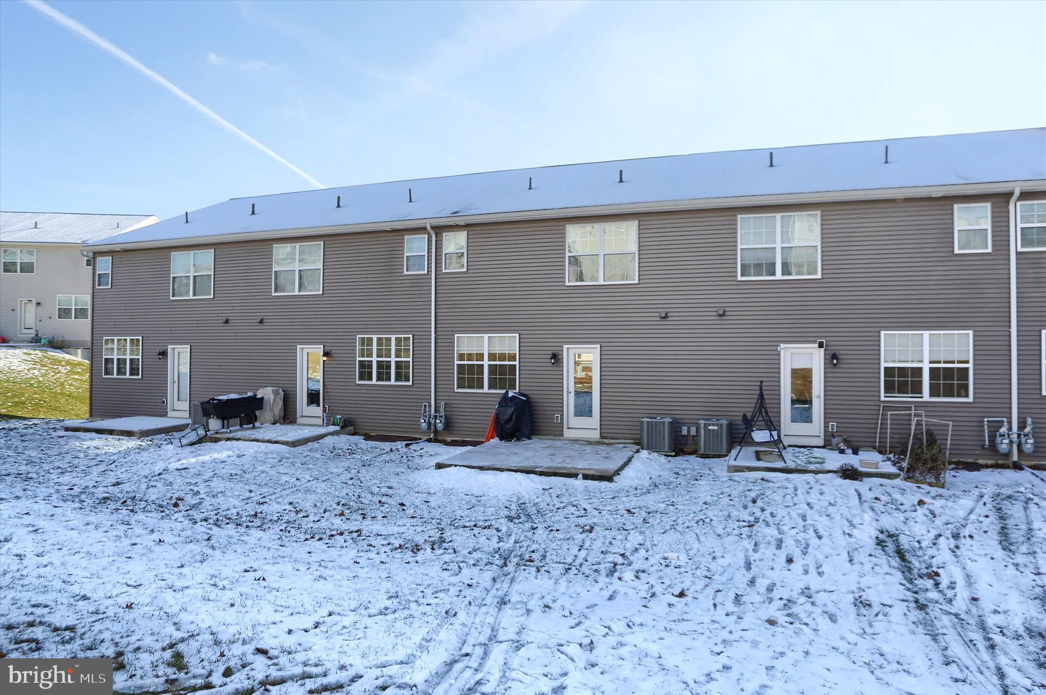 HANBURY COURT AT WINDING HILLS - Residential